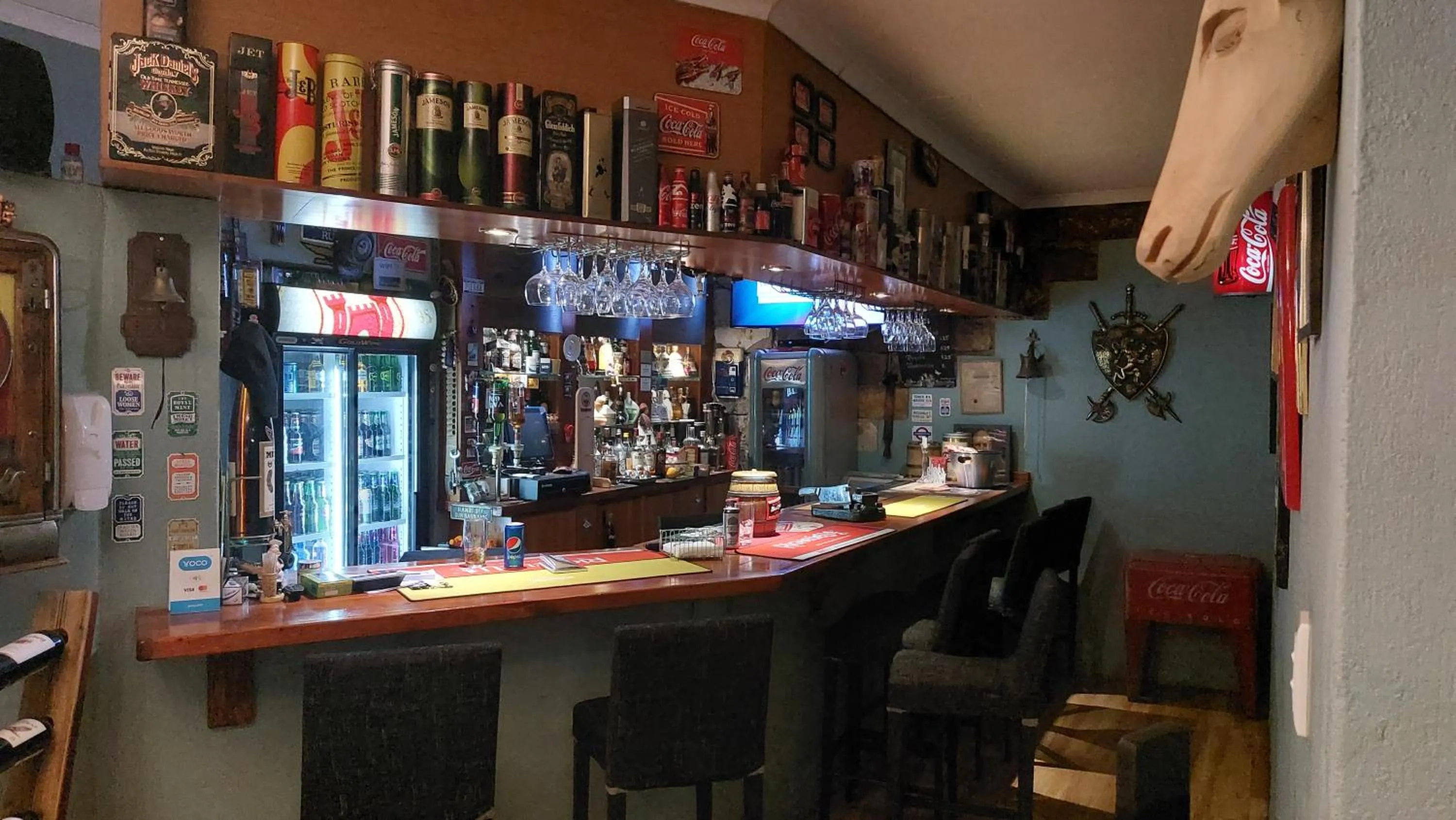 Lounge or bar in Wayside Lodge