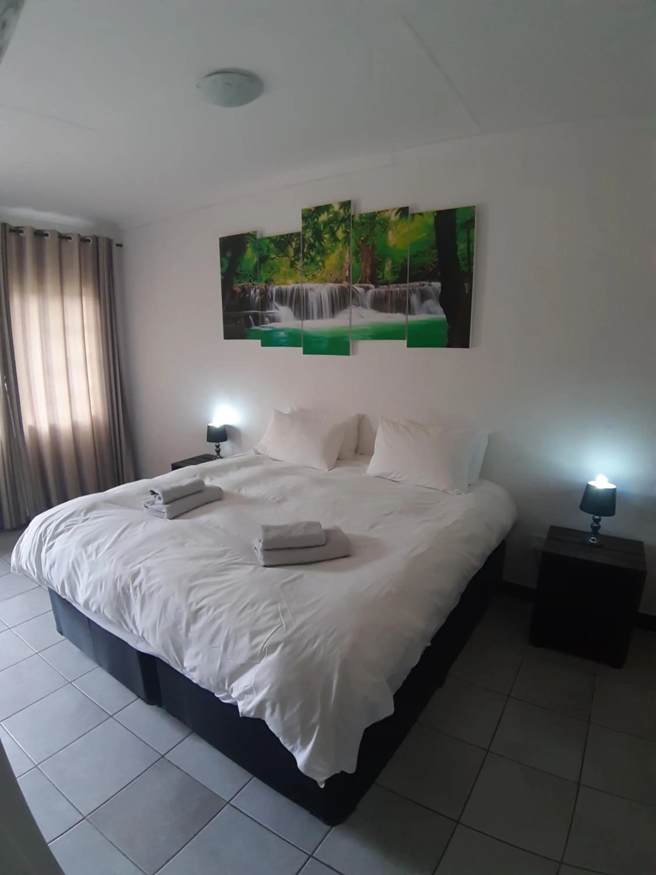 Bed in Wayside Lodge