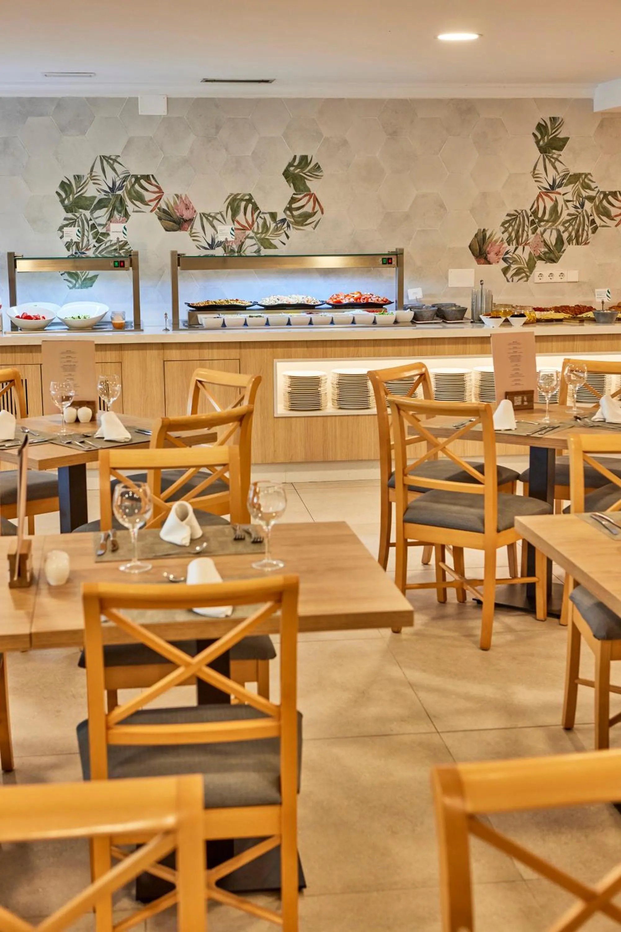 Restaurant/places to eat in Universal Aparthotel Don Camilo