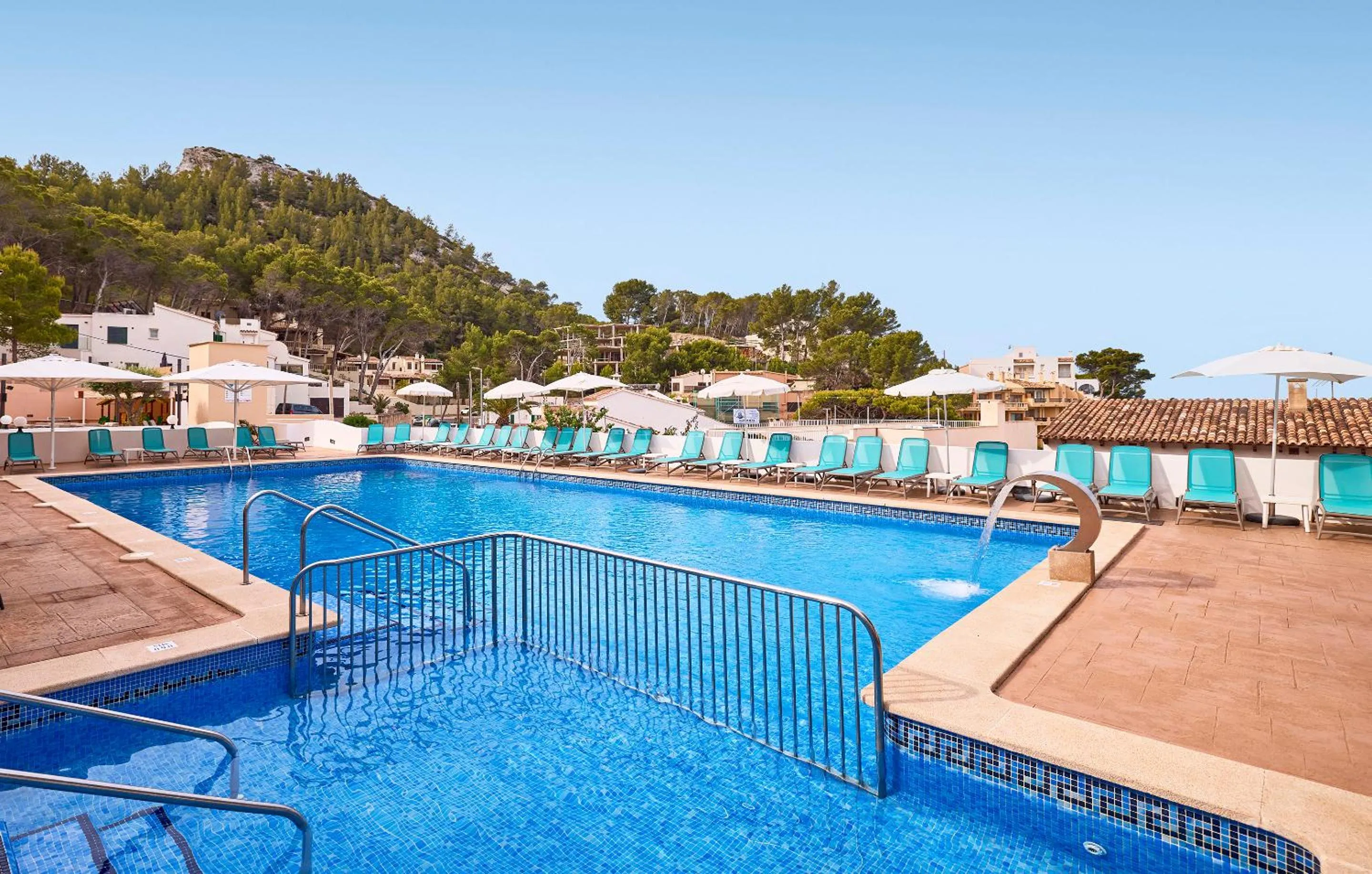 Swimming pool in Universal Aparthotel Don Camilo