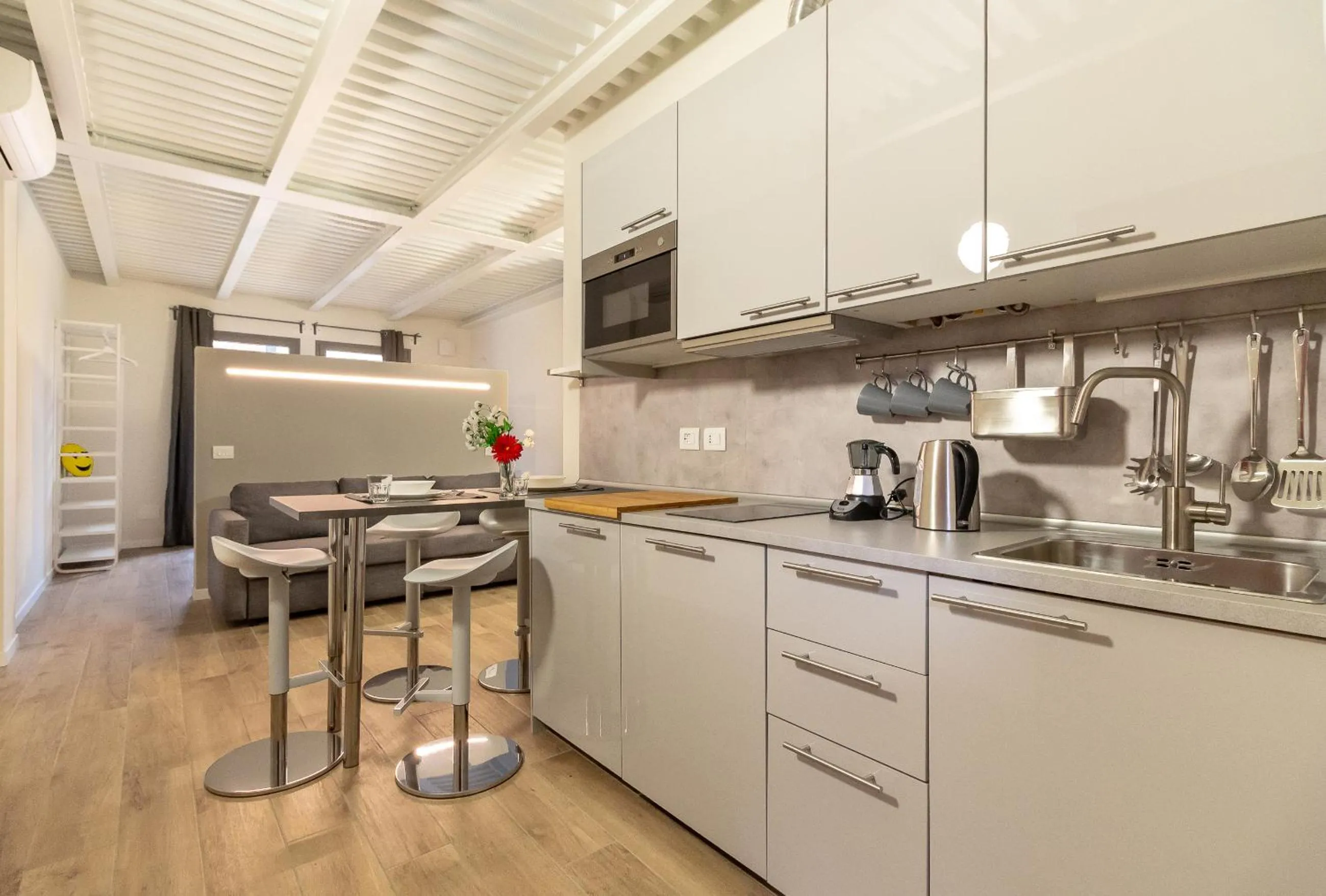 Alessia's Building- Affori FN