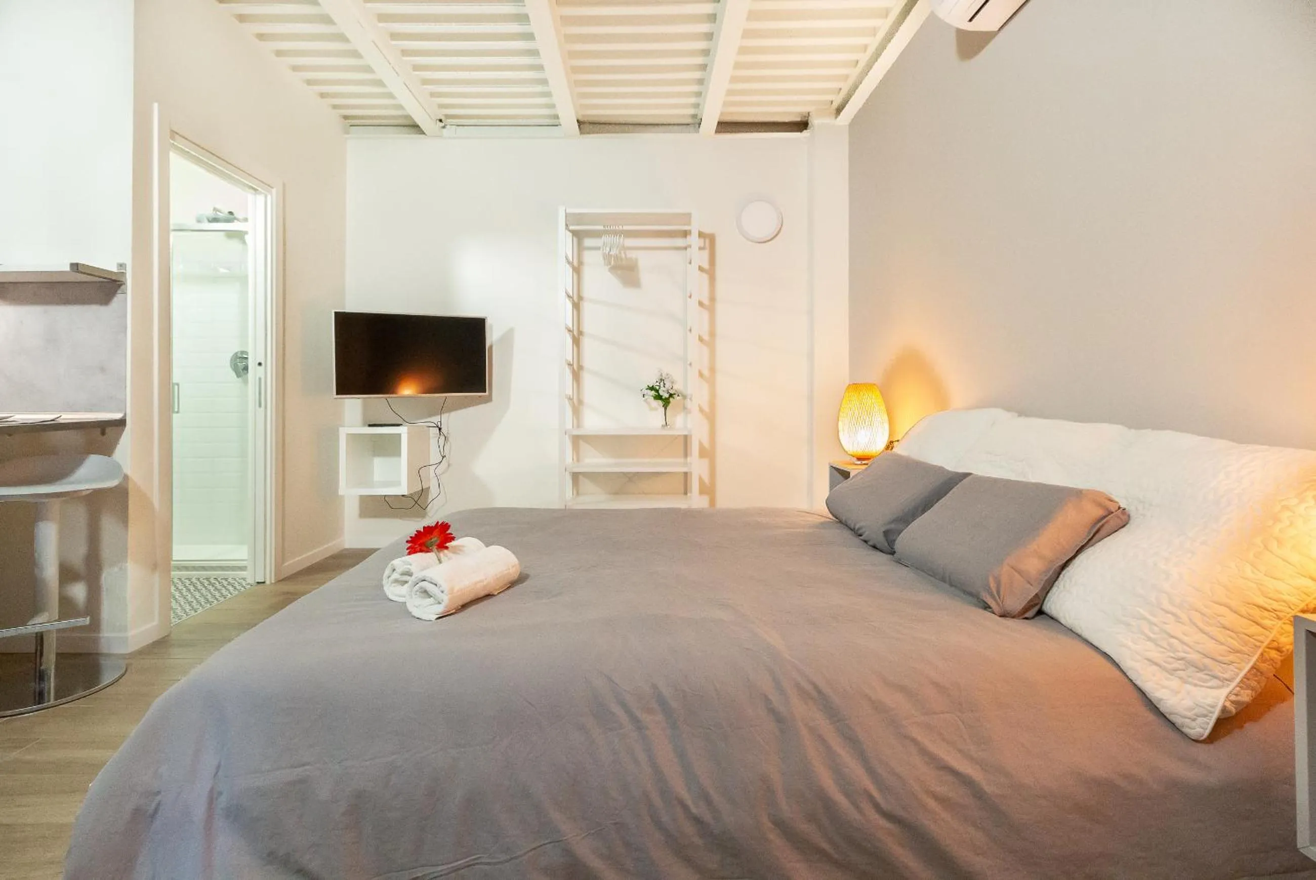 Bed in Alessia's Building- Affori FN