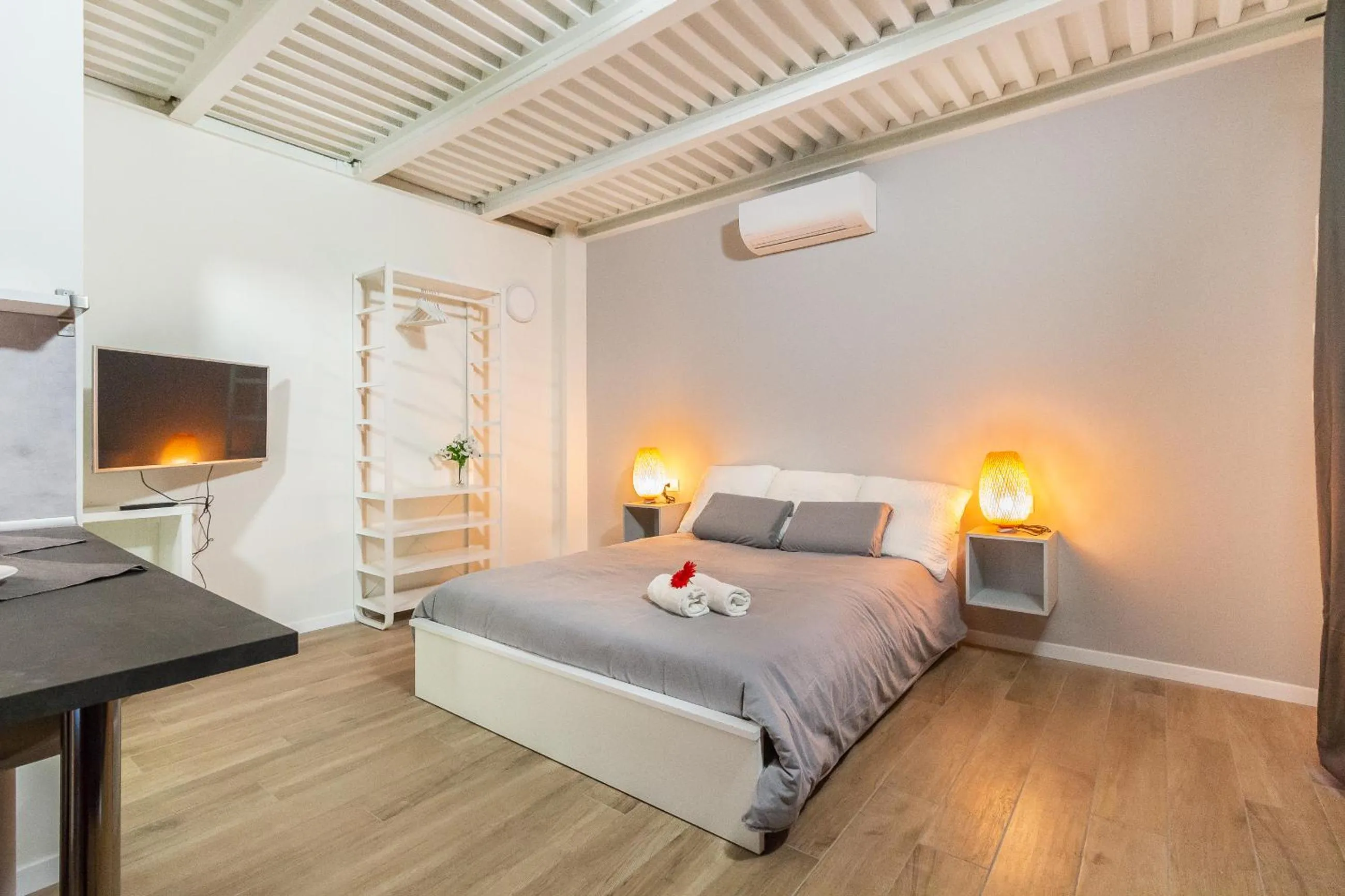 Bed in Alessia's Building- Affori FN