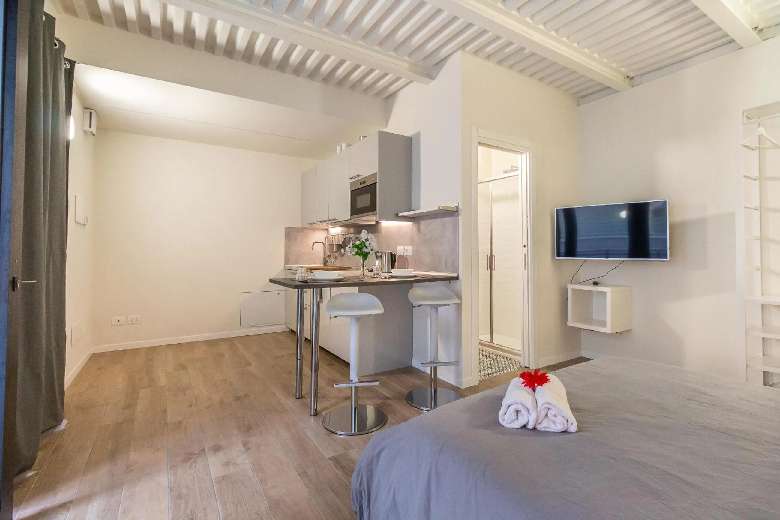 Bed in Alessia's Building- Affori FN