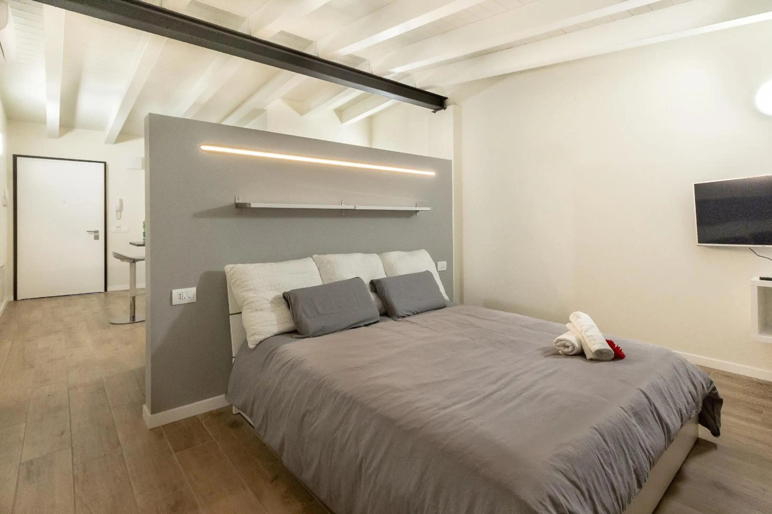 Bed in Alessia's Building- Affori FN