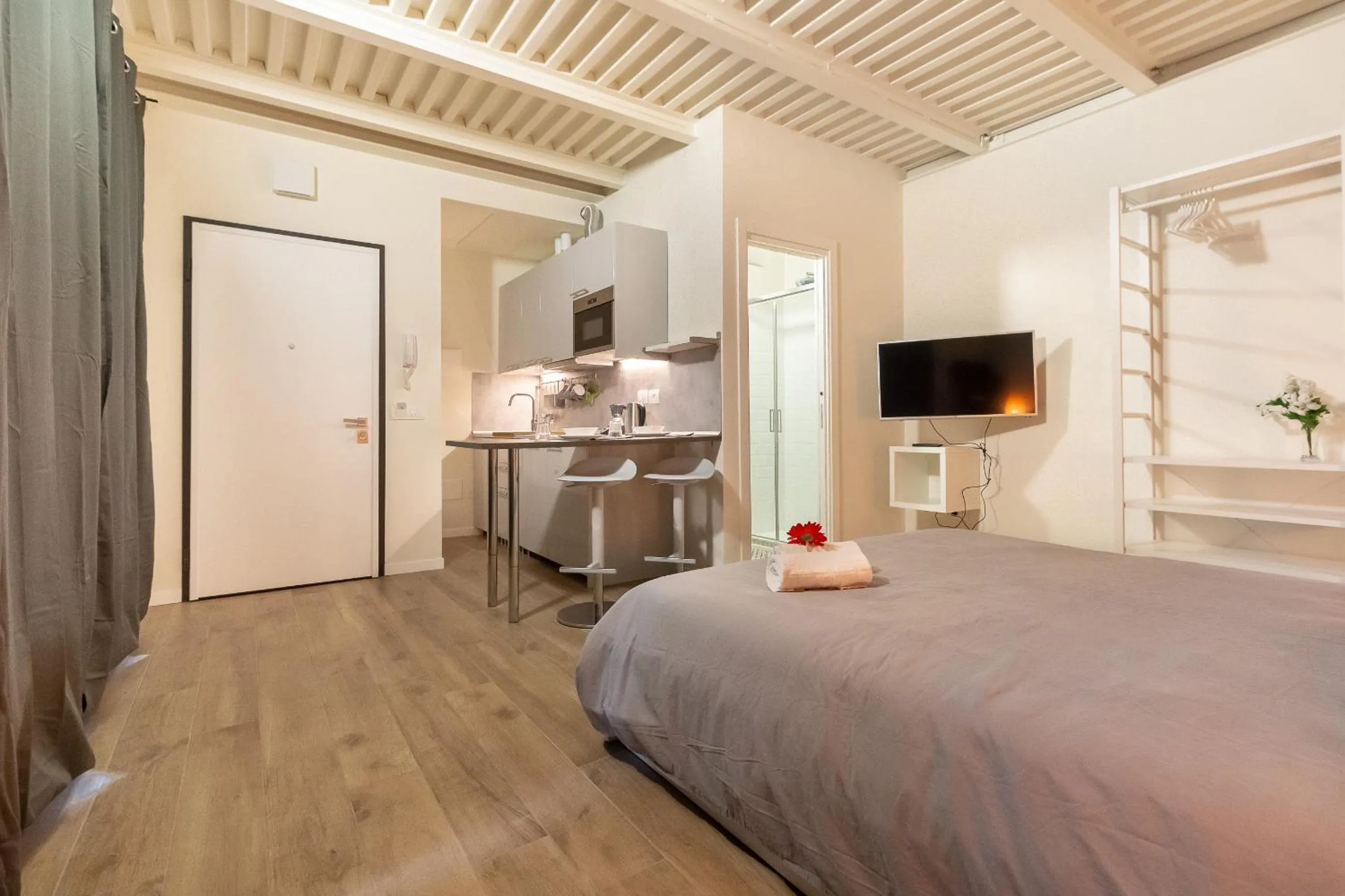 Bed in Alessia's Building- Affori FN