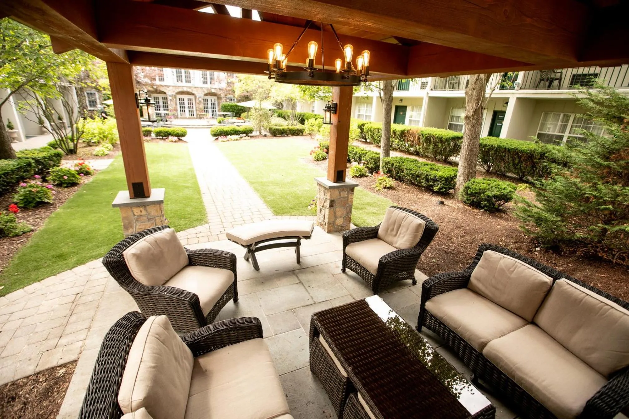 Patio in The Olde Mill Inn Basking Ridge