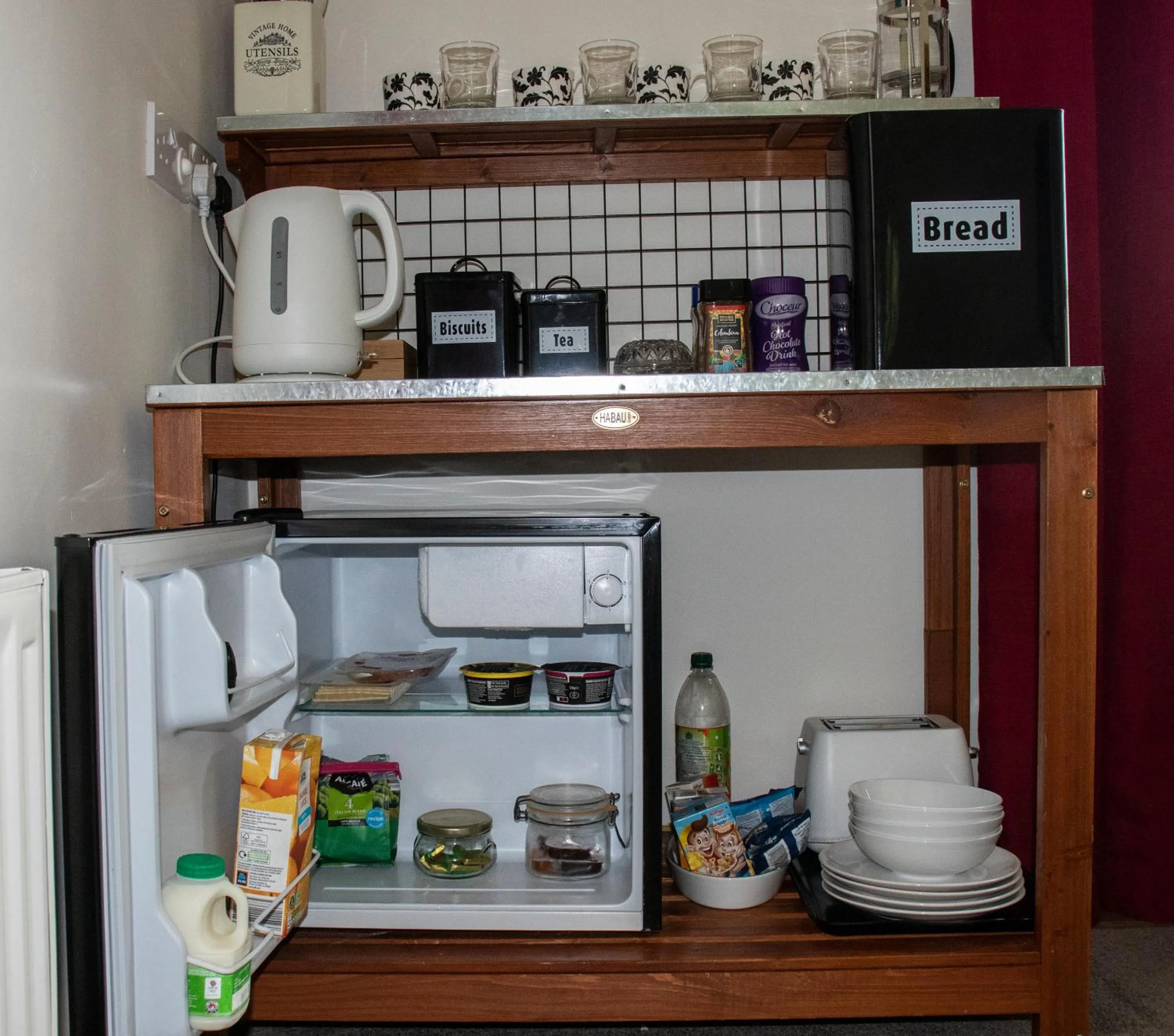 Coffee/tea facilities in Hill View