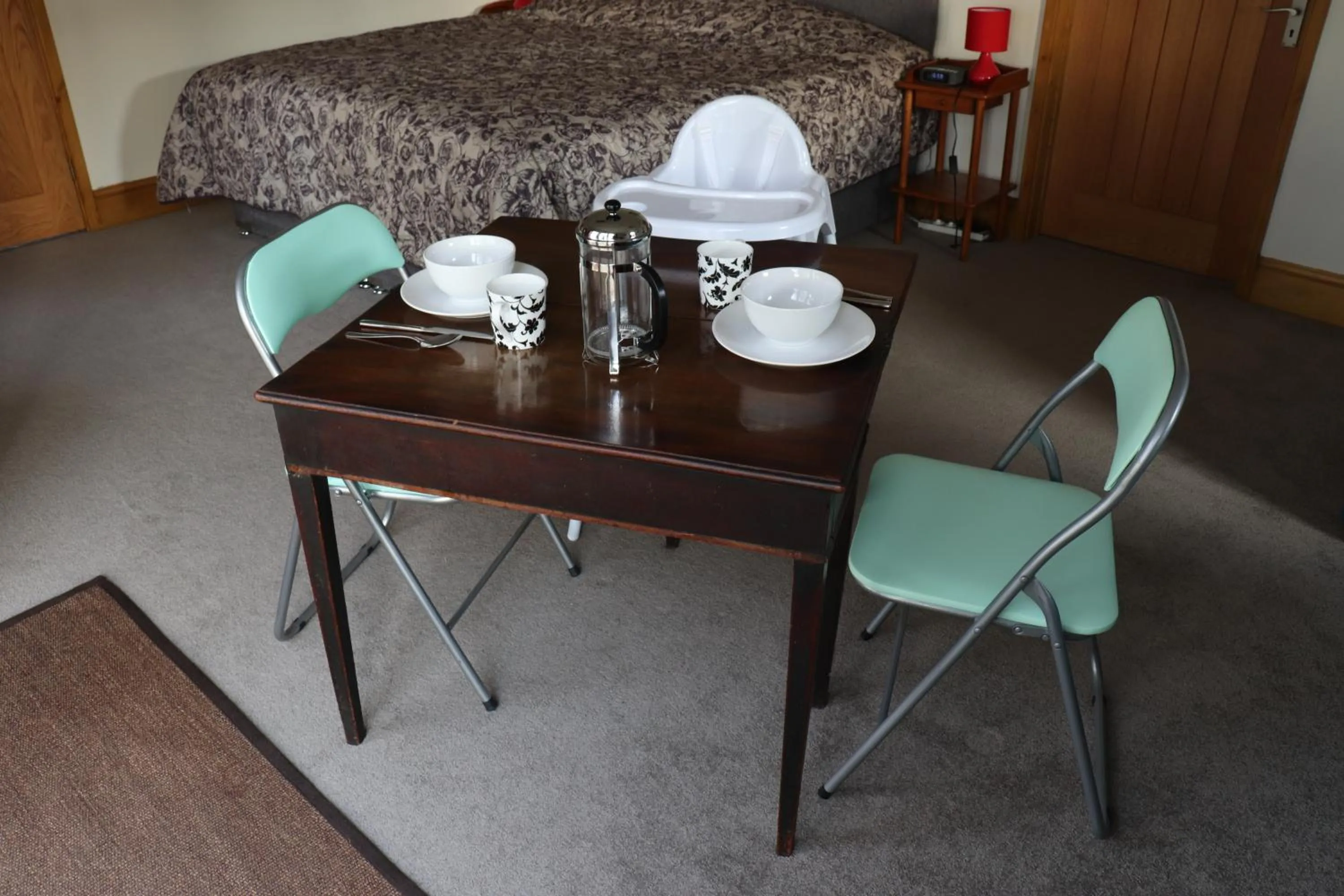 Dining area in Hill View