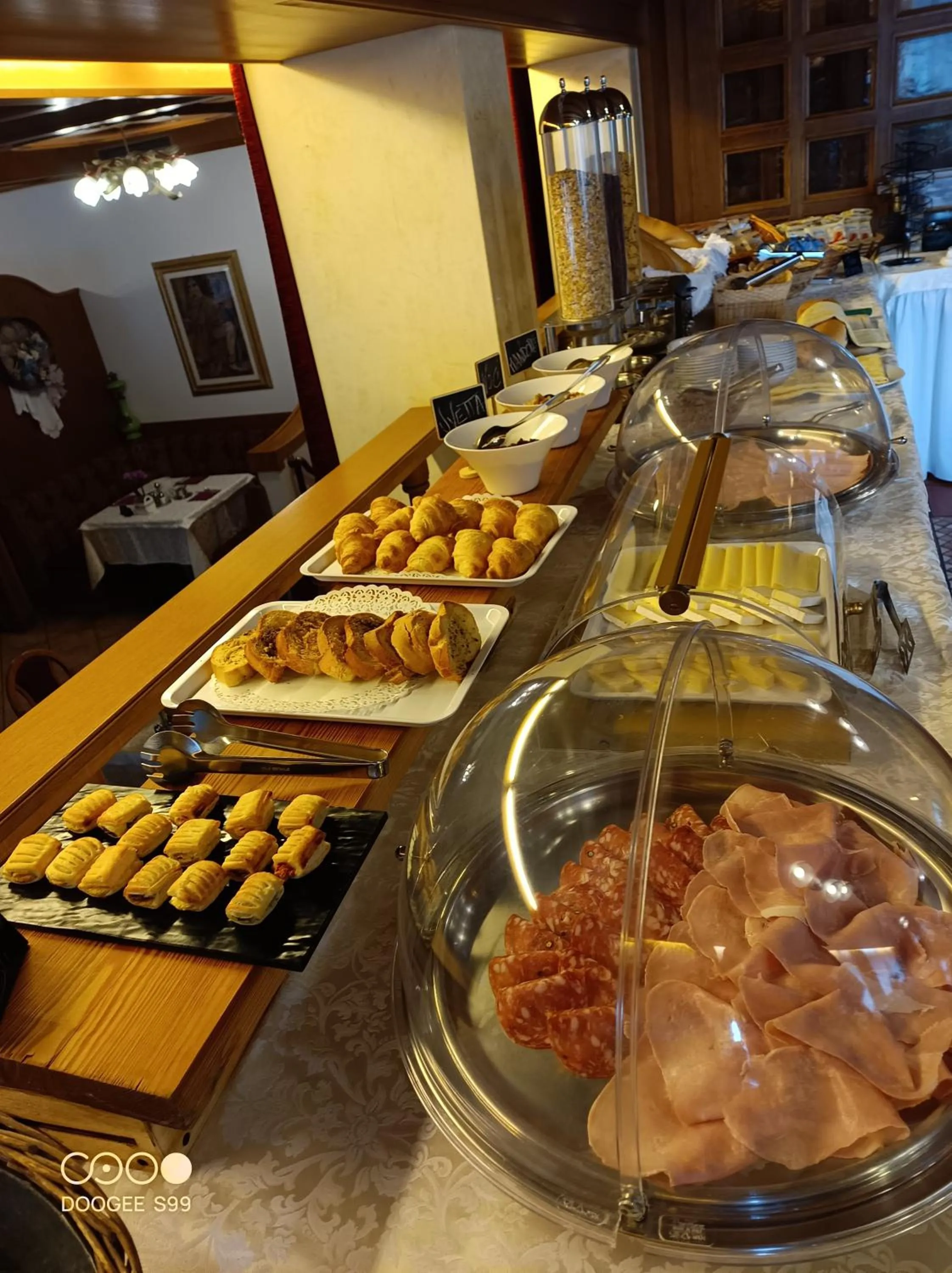 Food and drinks in Park Hotel Arnica