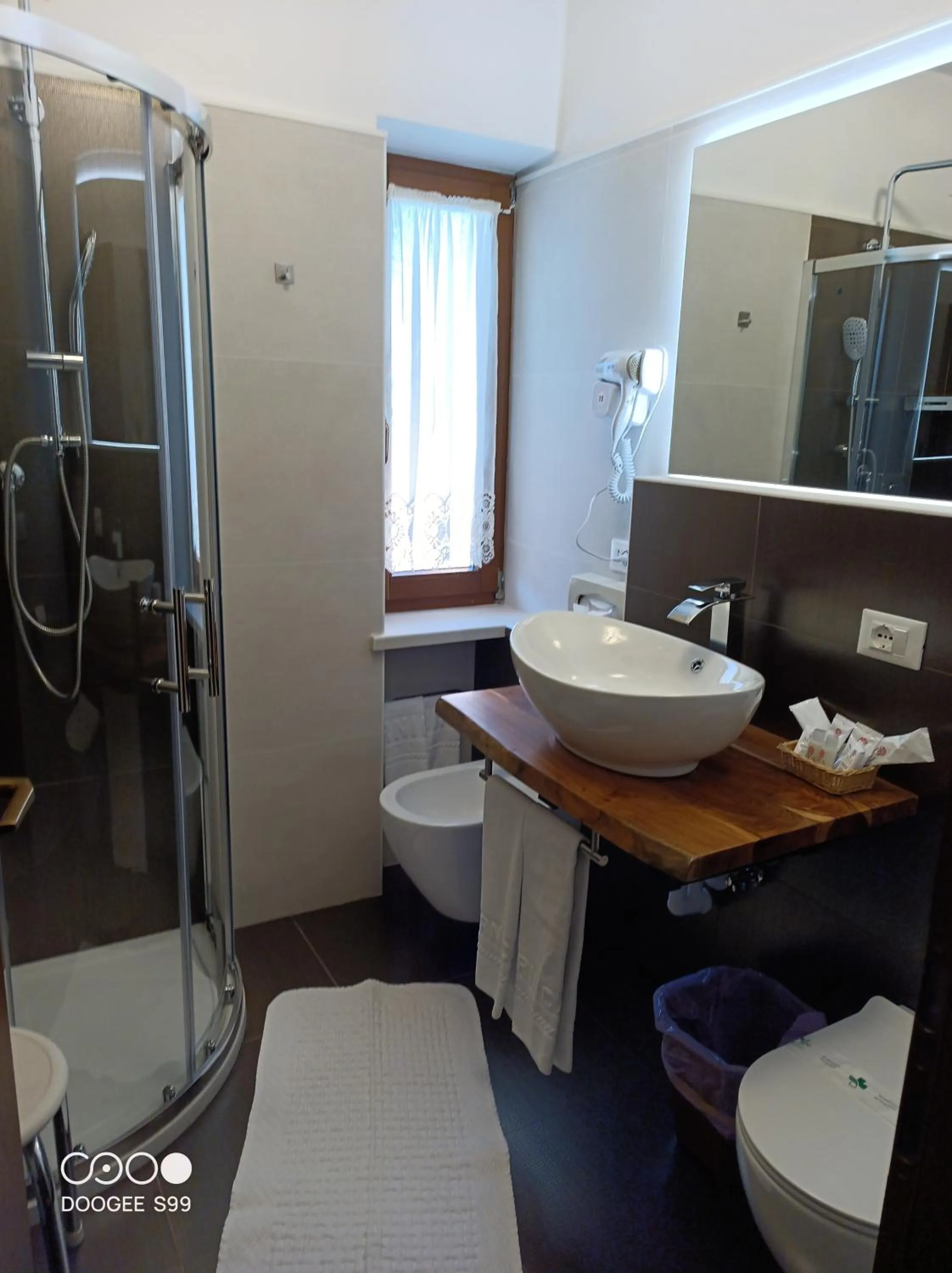 Shower in Park Hotel Arnica