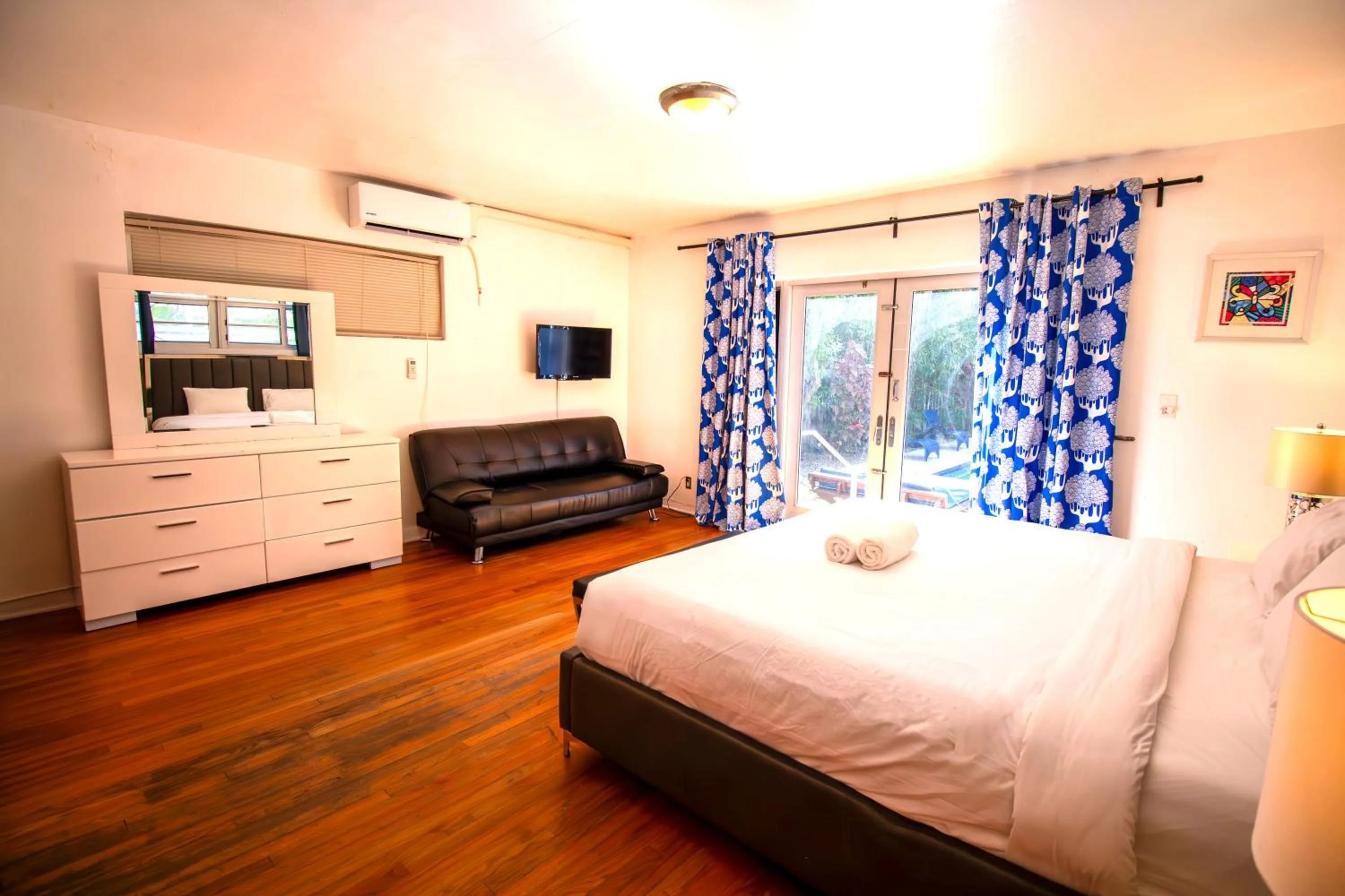 Bed in L'Etoile Apartments Part of the Oasis Casita Collection