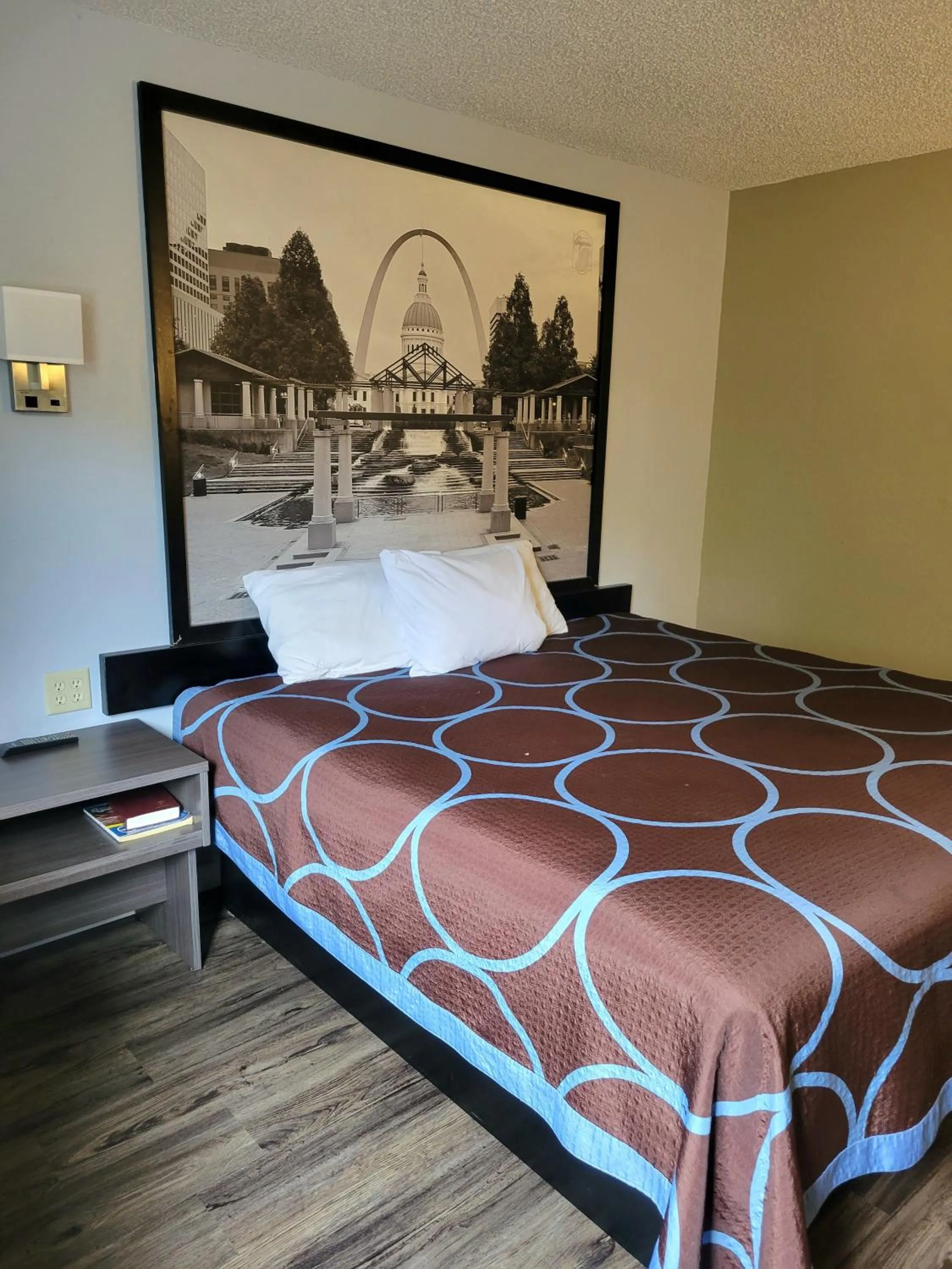 Bed in Super 8 by Wyndham Sullivan