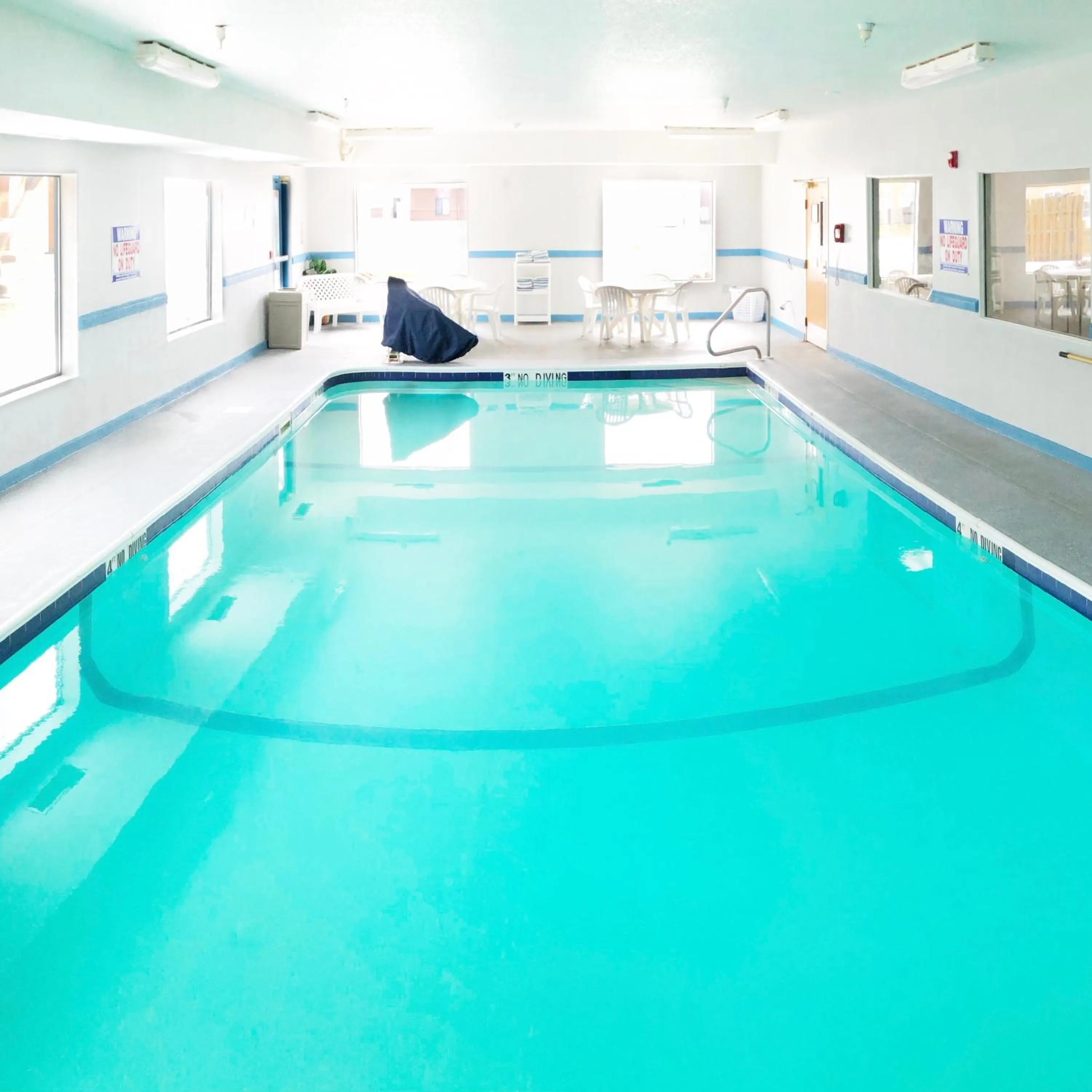 Swimming pool in Super 8 by Wyndham Three Rivers