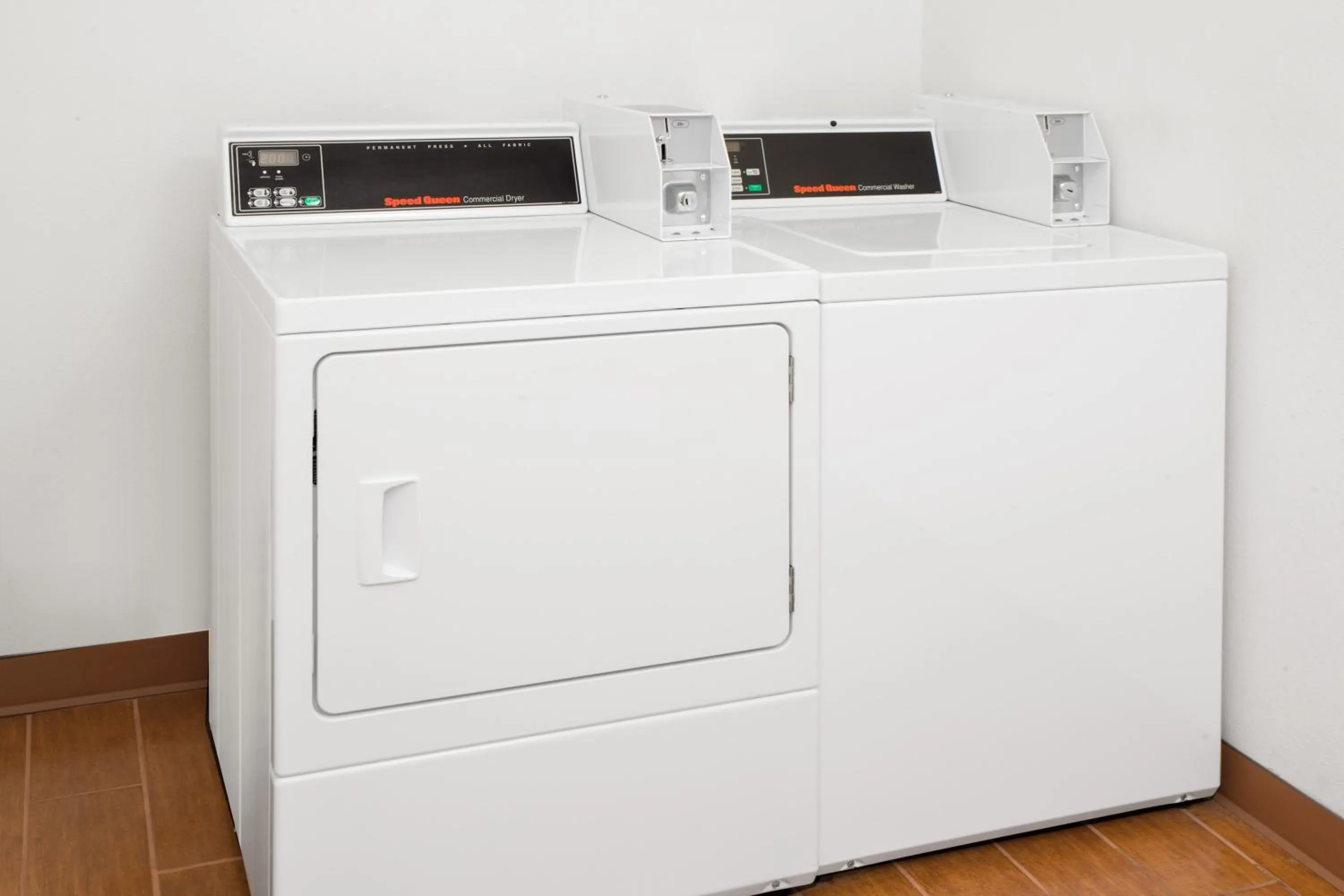 Area and facilities in Super 8 by Wyndham Three Rivers