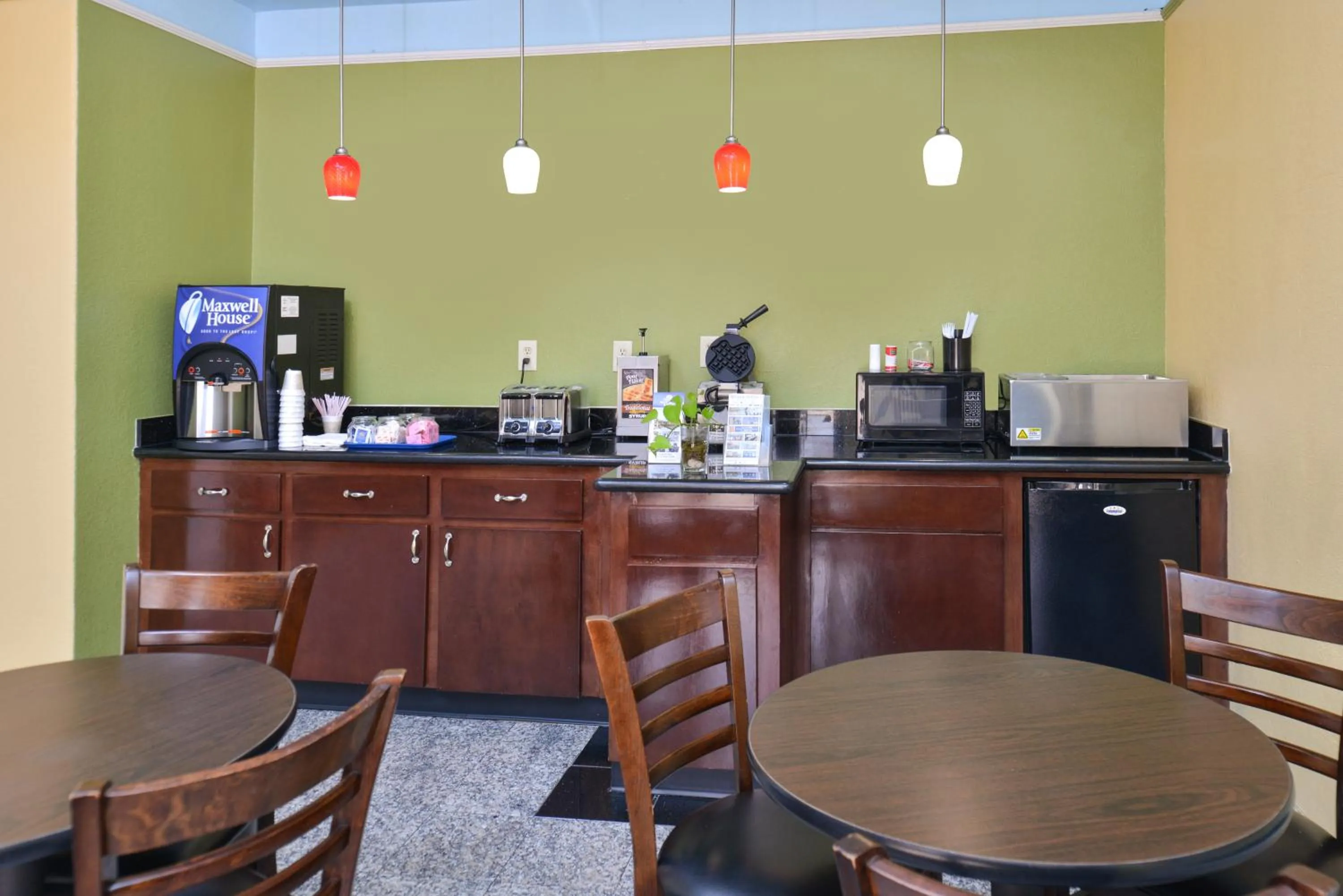 Continental breakfast in Americas Best Value Inn Downtown Houston