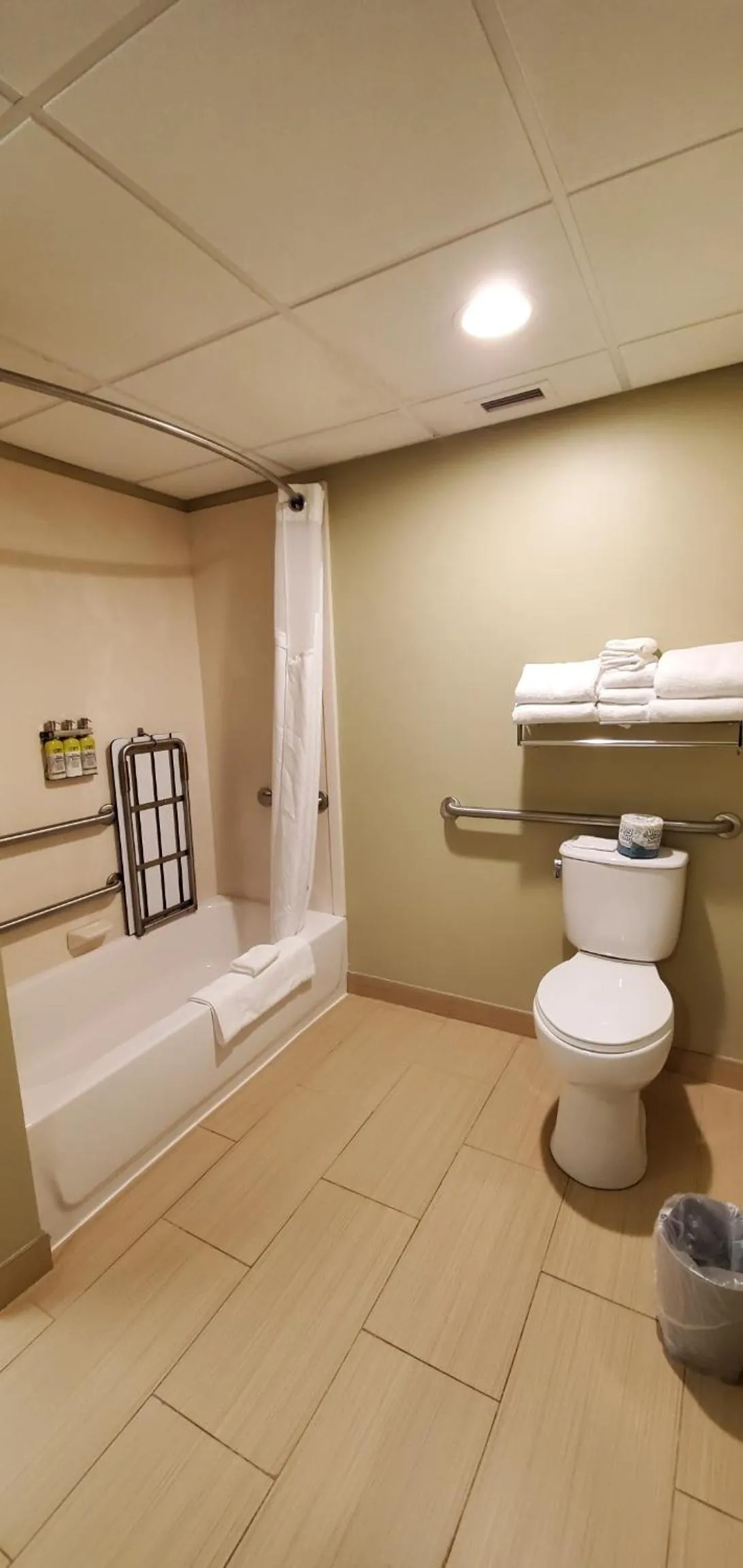 Bathroom in Holiday Inn Express Pittsburgh West - Greentree by IHG