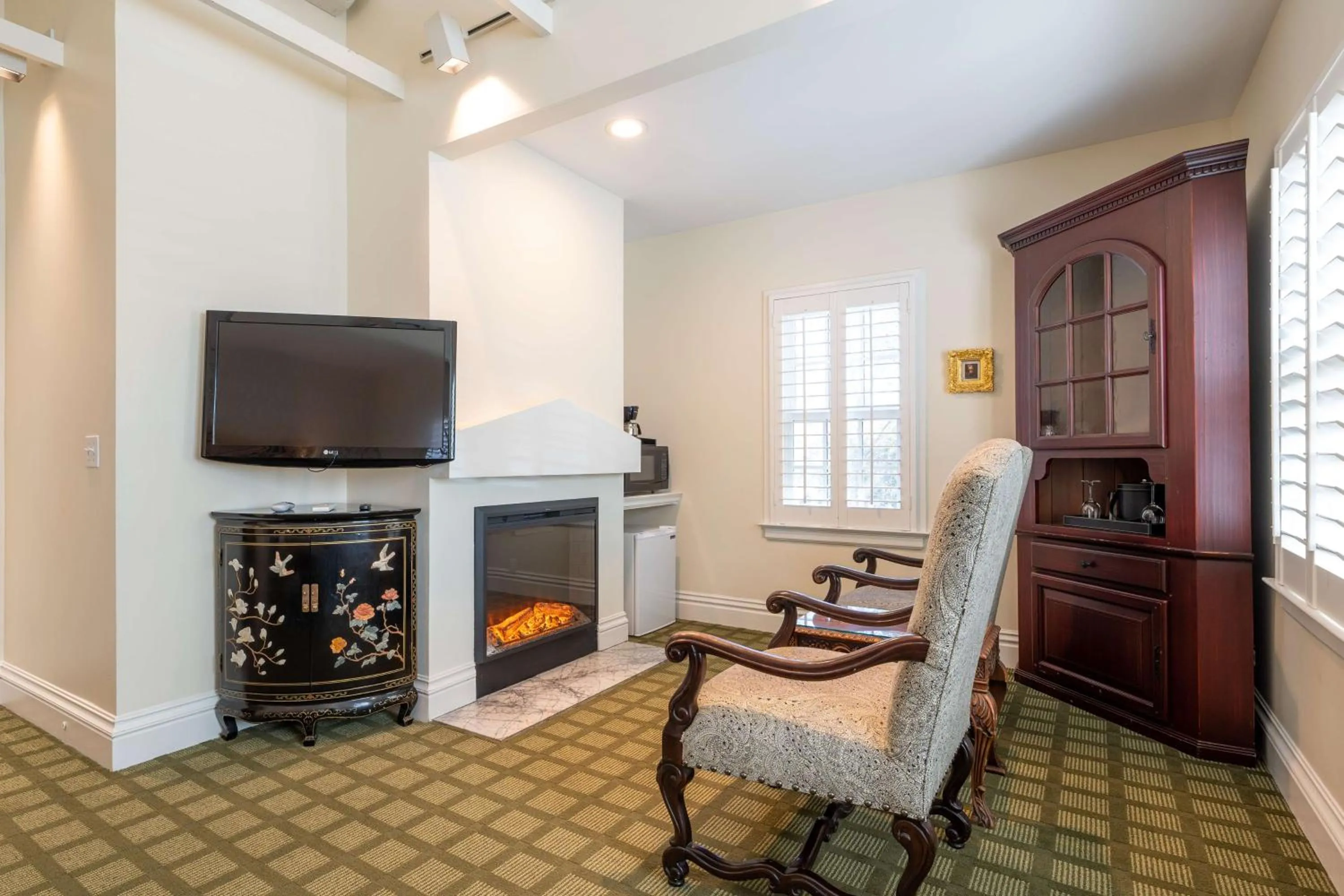 Bedroom in The Bergson, BW Signature Collection