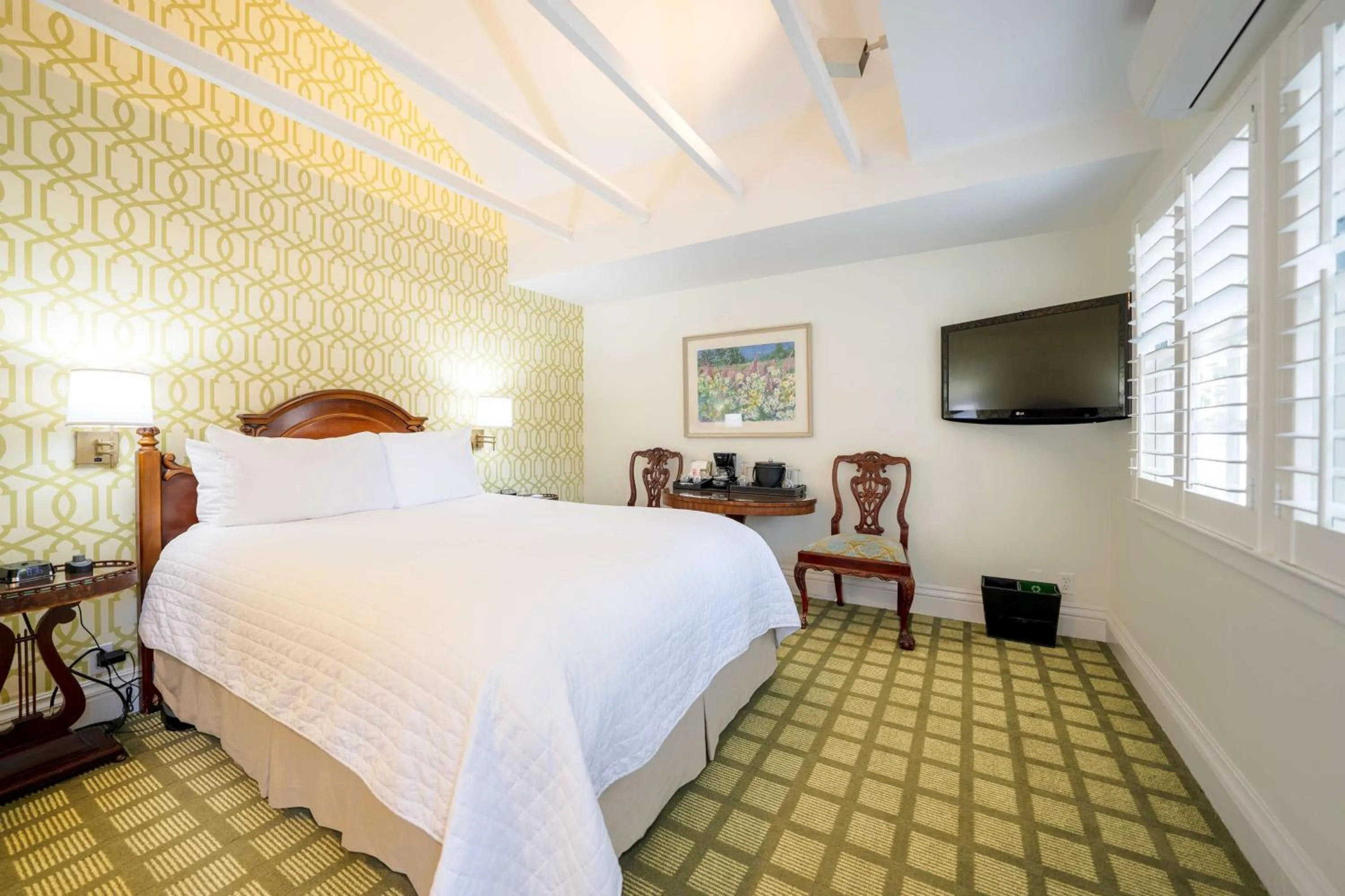 Bedroom, Bed in The Bergson, BW Signature Collection