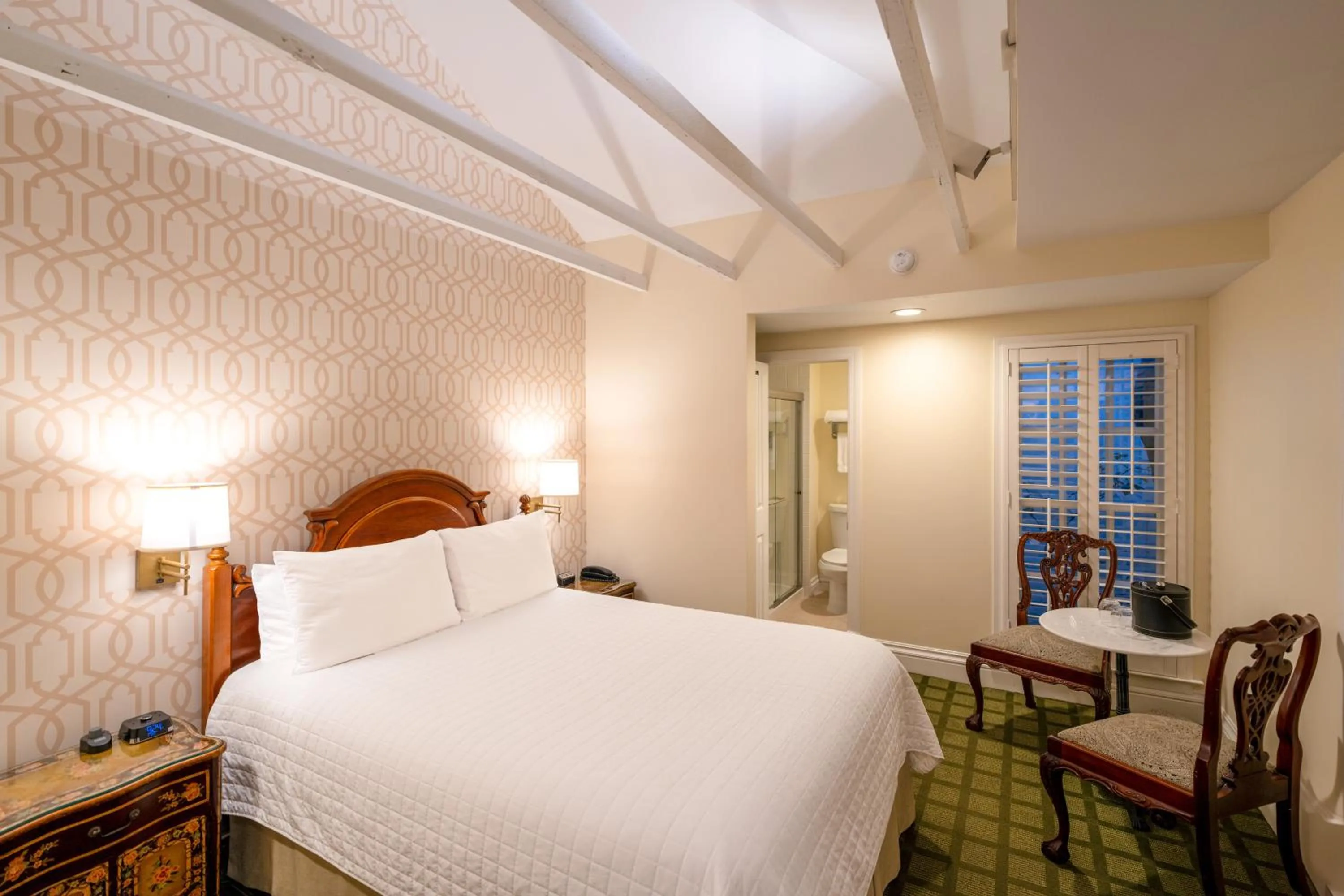 Bedroom, Bed in The Bergson, BW Signature Collection