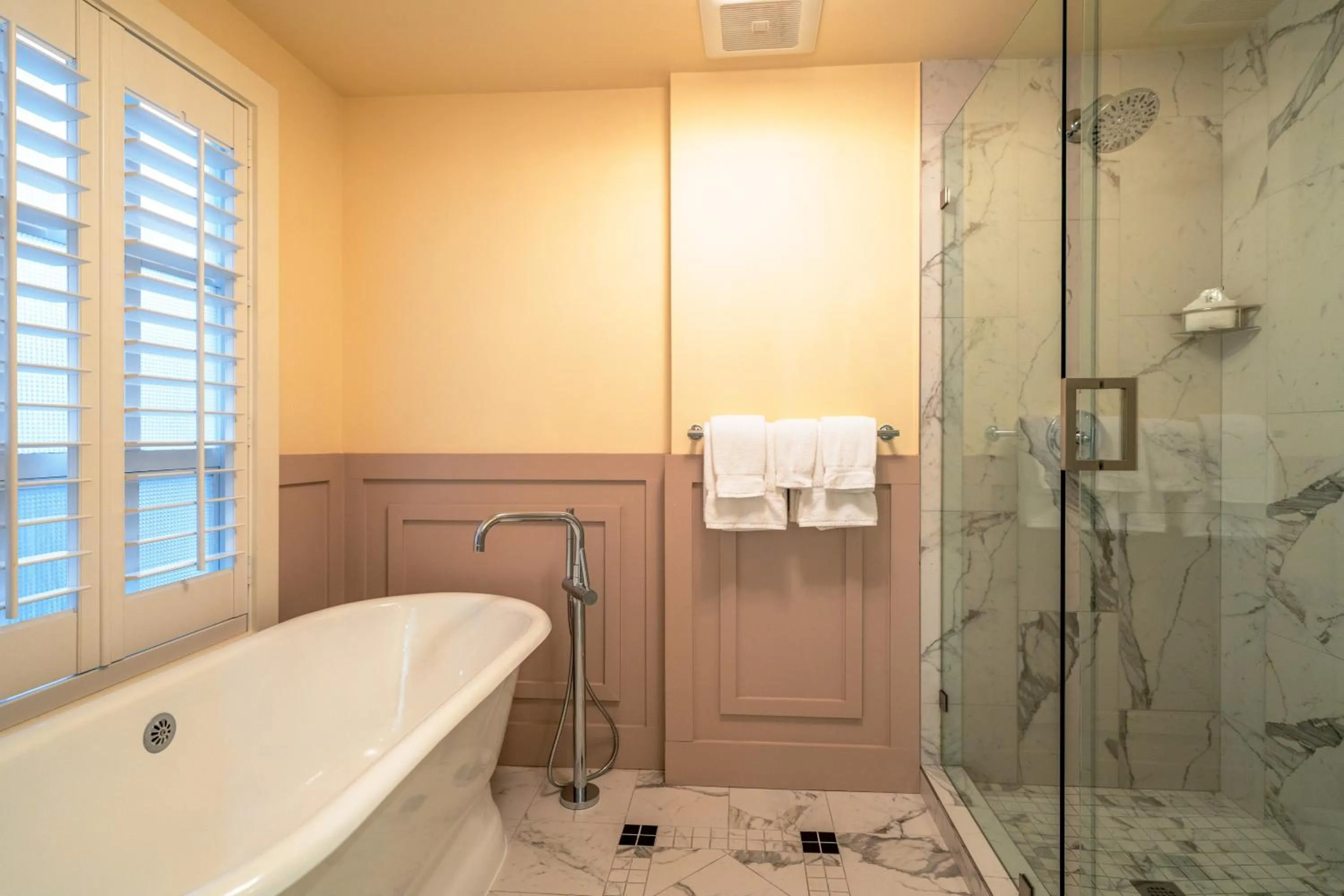 Bathroom in The Bergson, BW Signature Collection