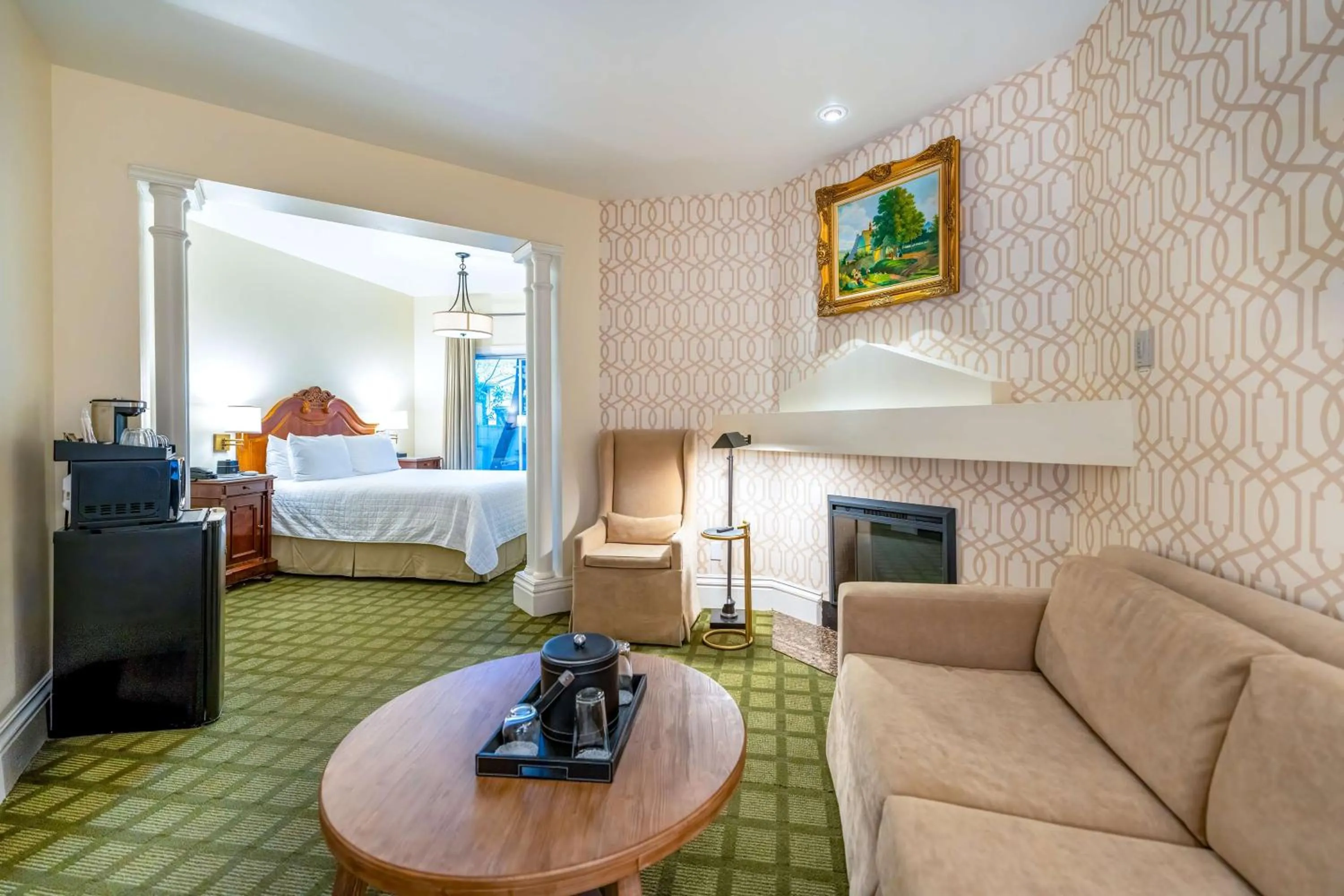 Bedroom, Bed in The Bergson, BW Signature Collection