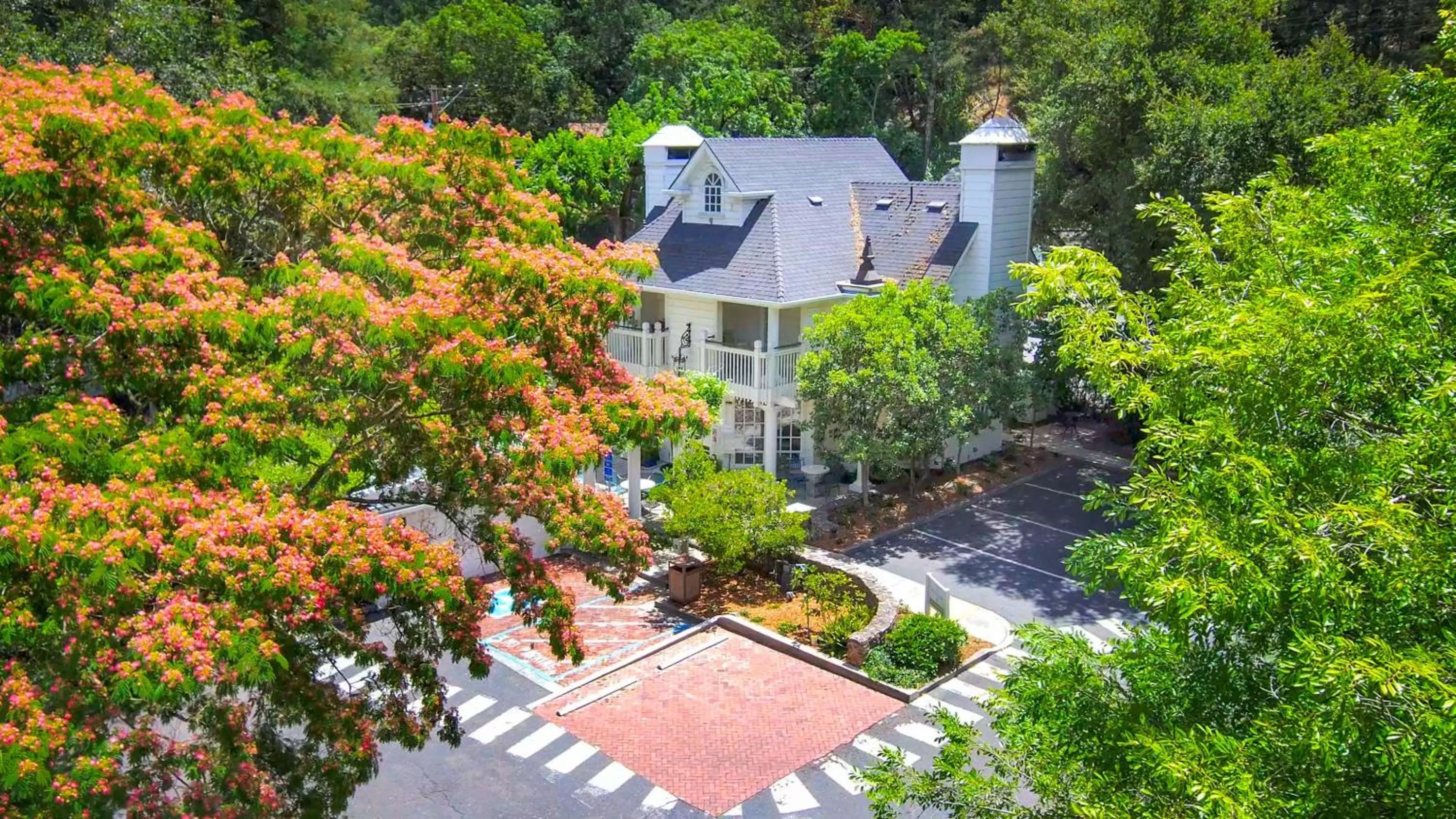 Property building in The Bergson, BW Signature Collection