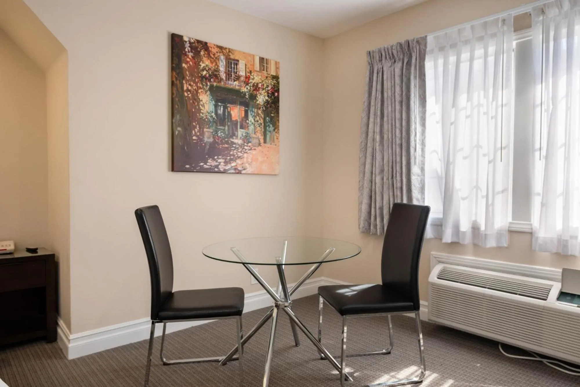 Wilshire Crest Hotel