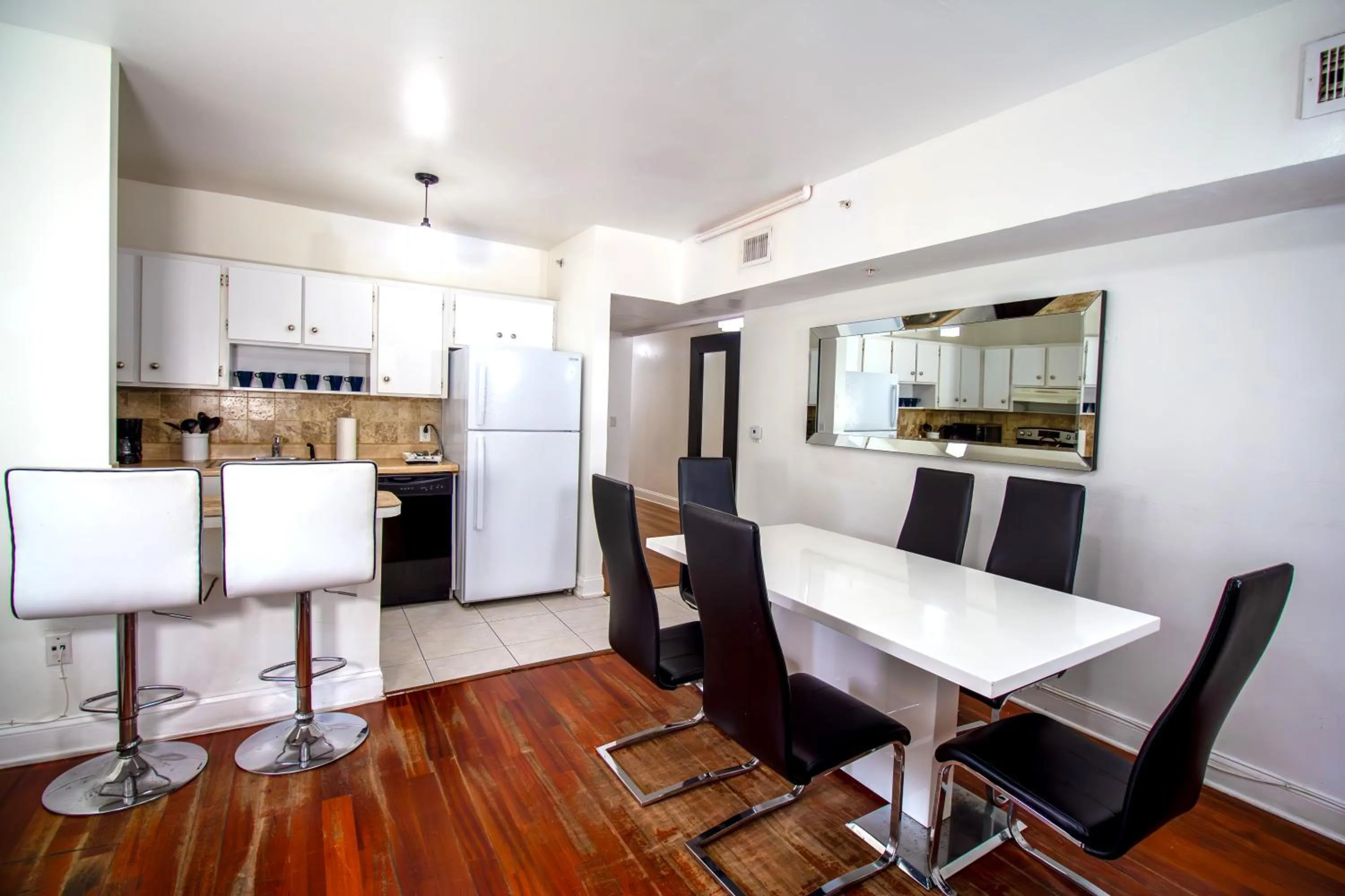 Kitchen or kitchenette in Hispaniola Apartments Part of the Oasis Casita Collection