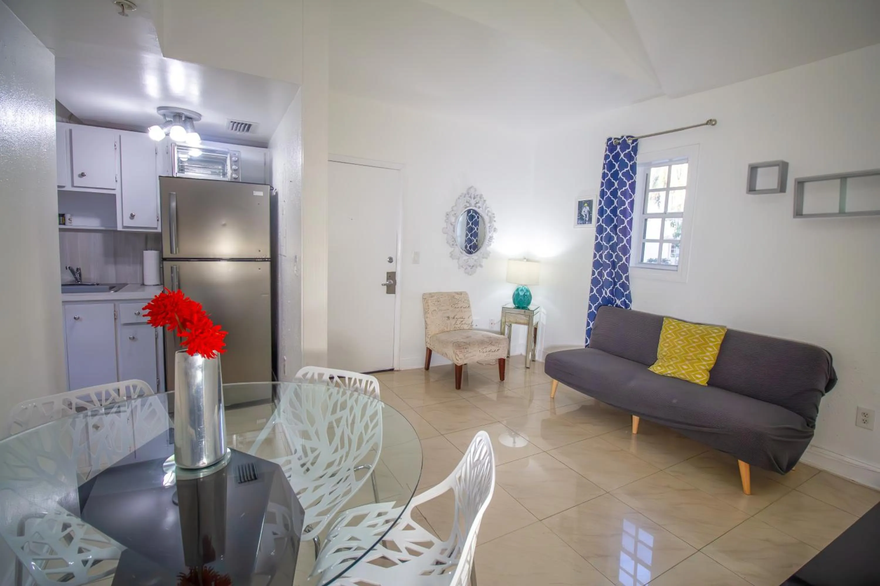 Dining area in Hispaniola Apartments Part of the Oasis Casita Collection