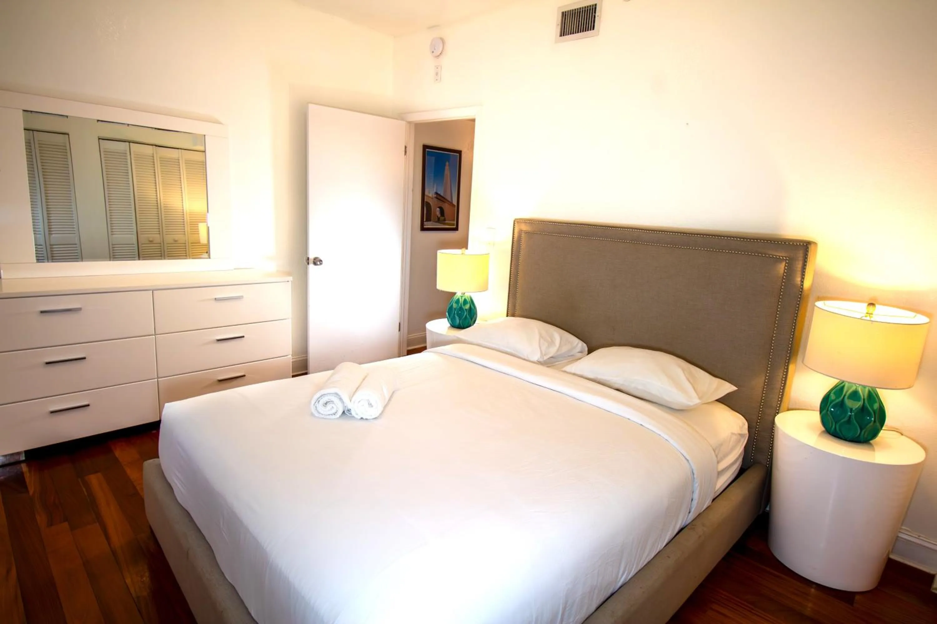 Bed in Hispaniola Apartments Part of the Oasis Casita Collection