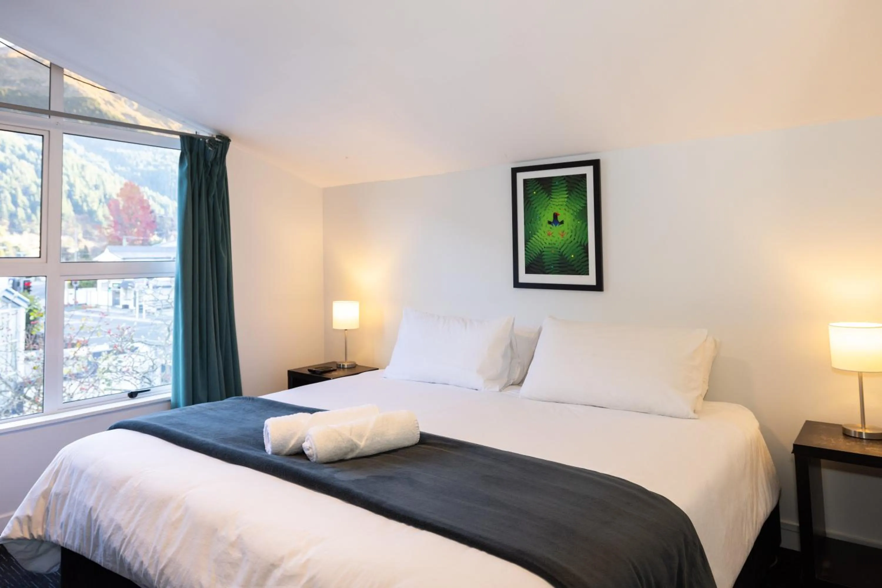 Bedroom, Bed in Haka House Queenstown