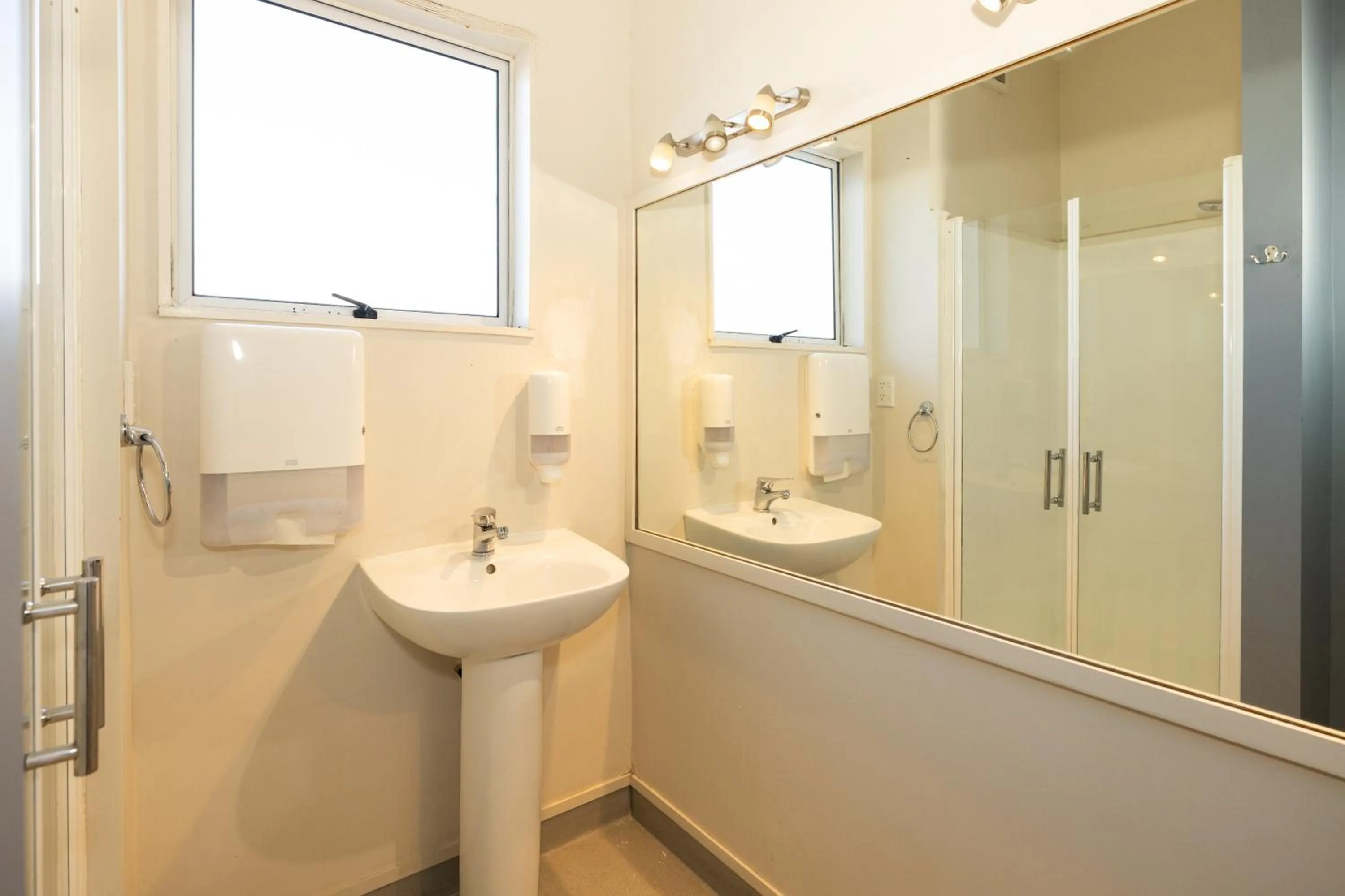 Shower in Haka House Queenstown