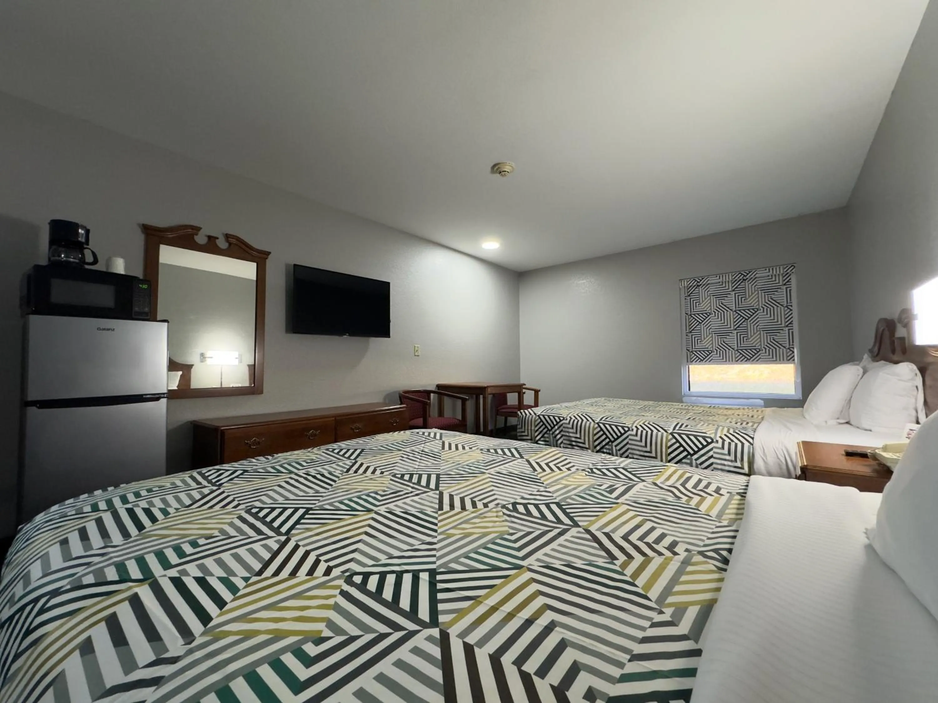 Bedroom, Bed in Star City Inn & Suites