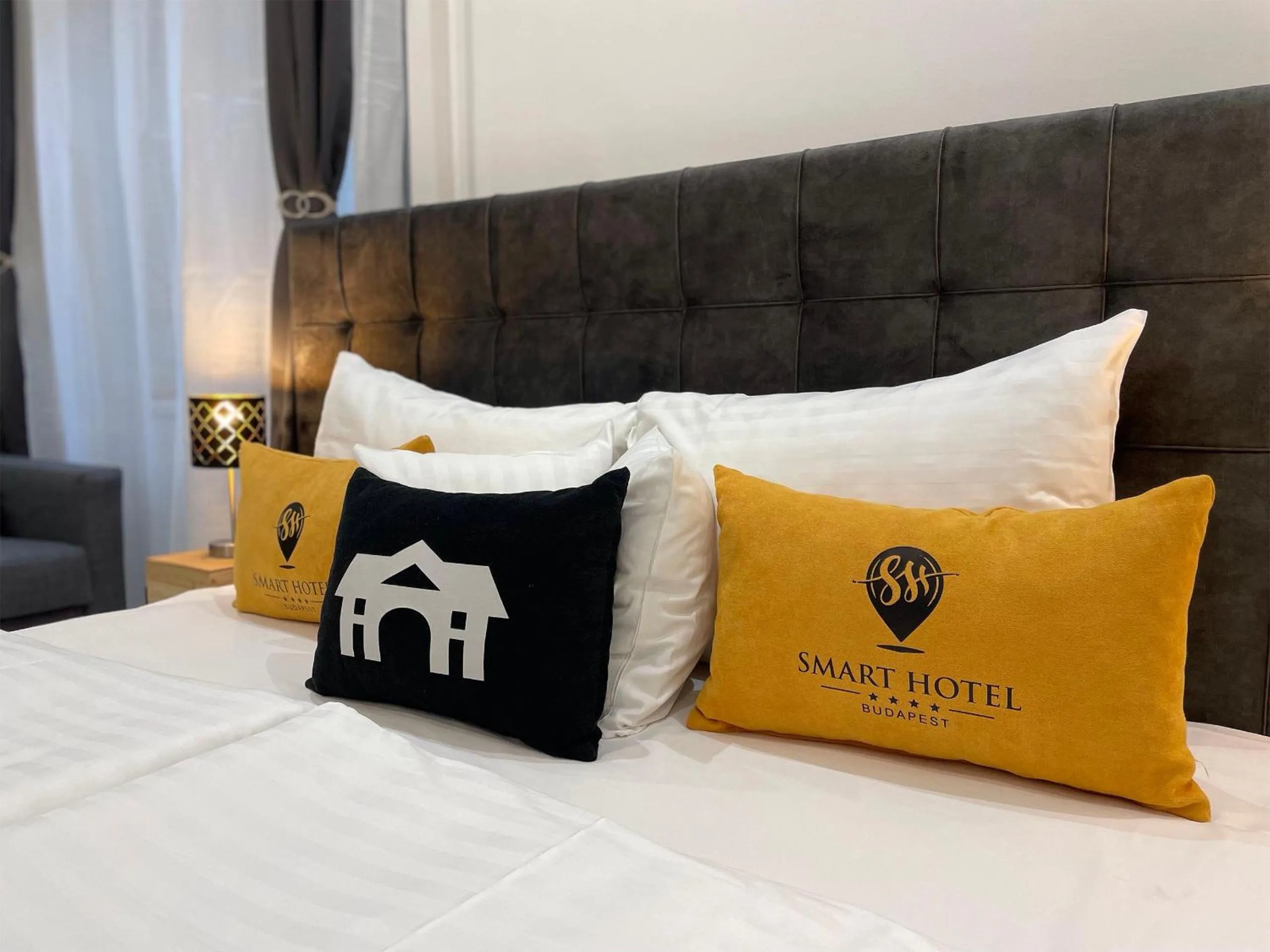 Bed in Smart Hotel Budapest