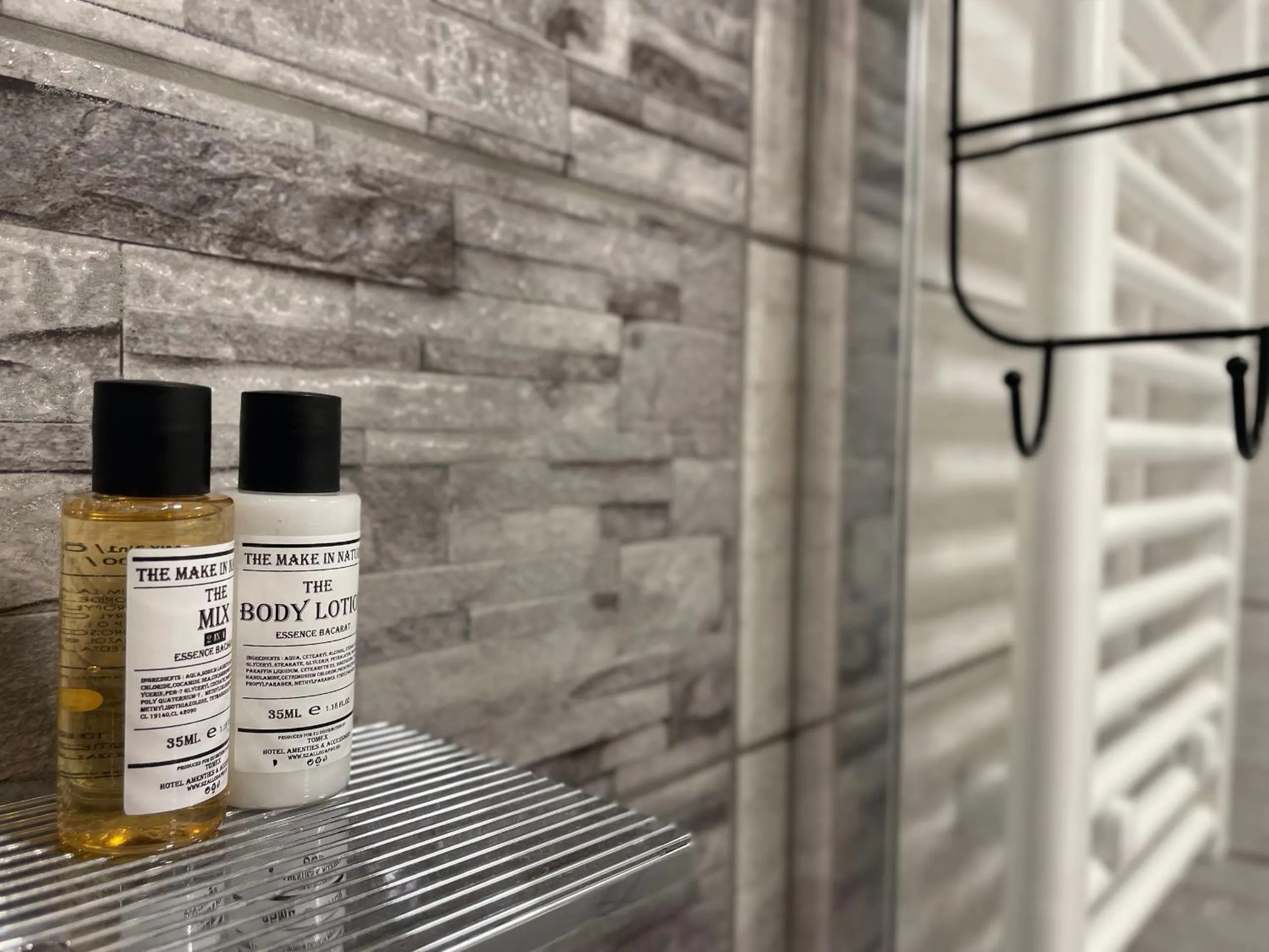 Shower in Smart Hotel Budapest