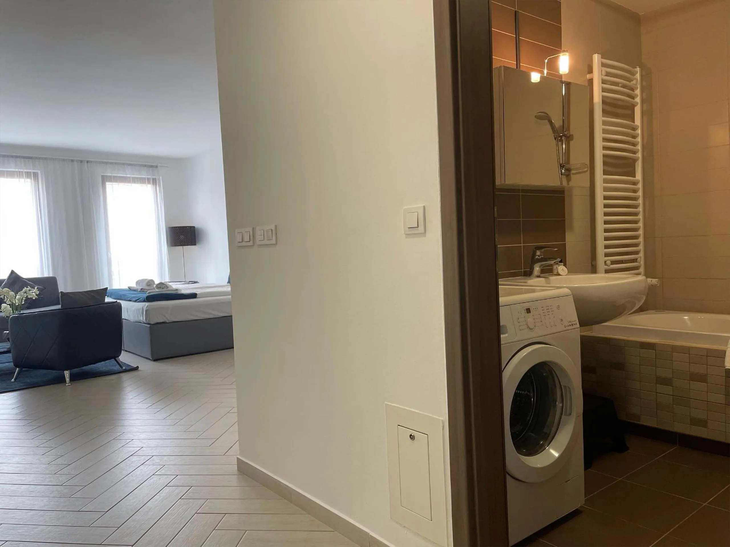 Bathroom, Bed in Smart Hotel Budapest