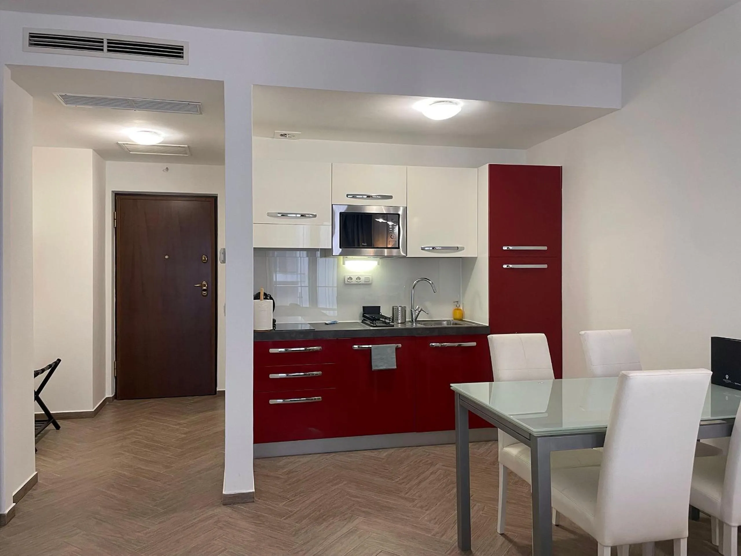Kitchen or kitchenette in Smart Hotel Budapest