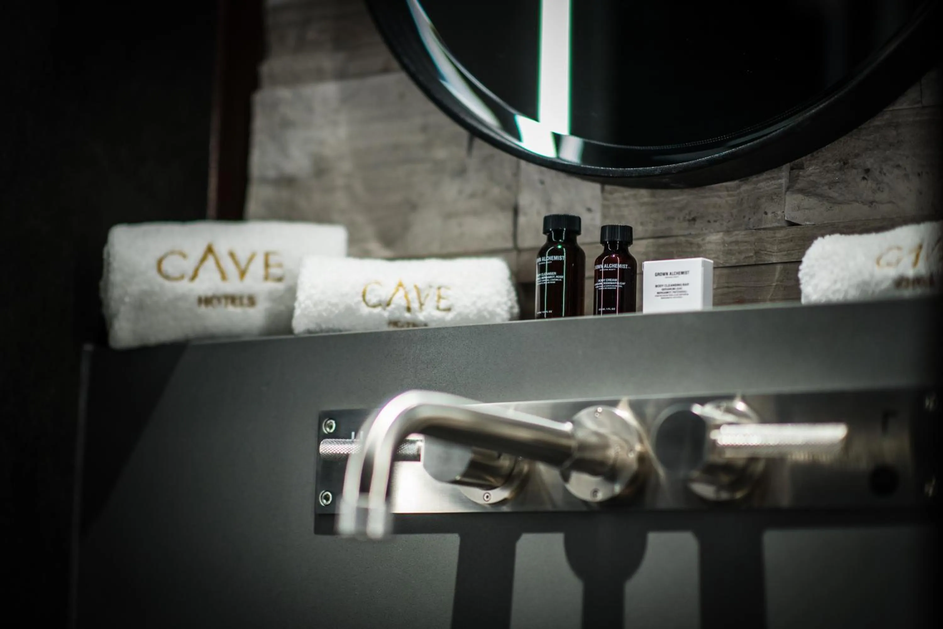 Bathroom in Cave Hotel & Golf Resort