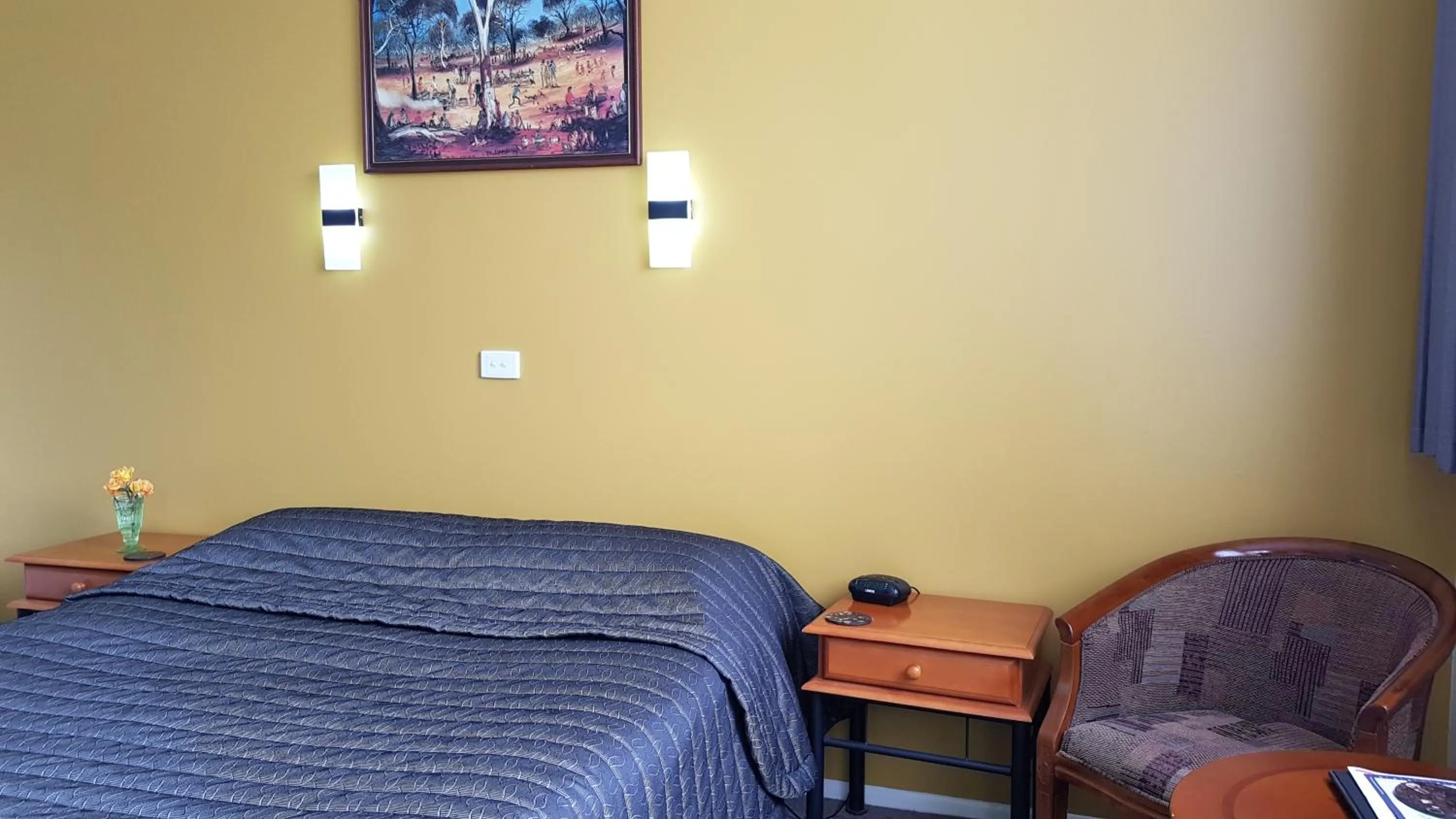 Photo of the whole room, Bed in Daylesford Motor Inn Vic Pty Ltd