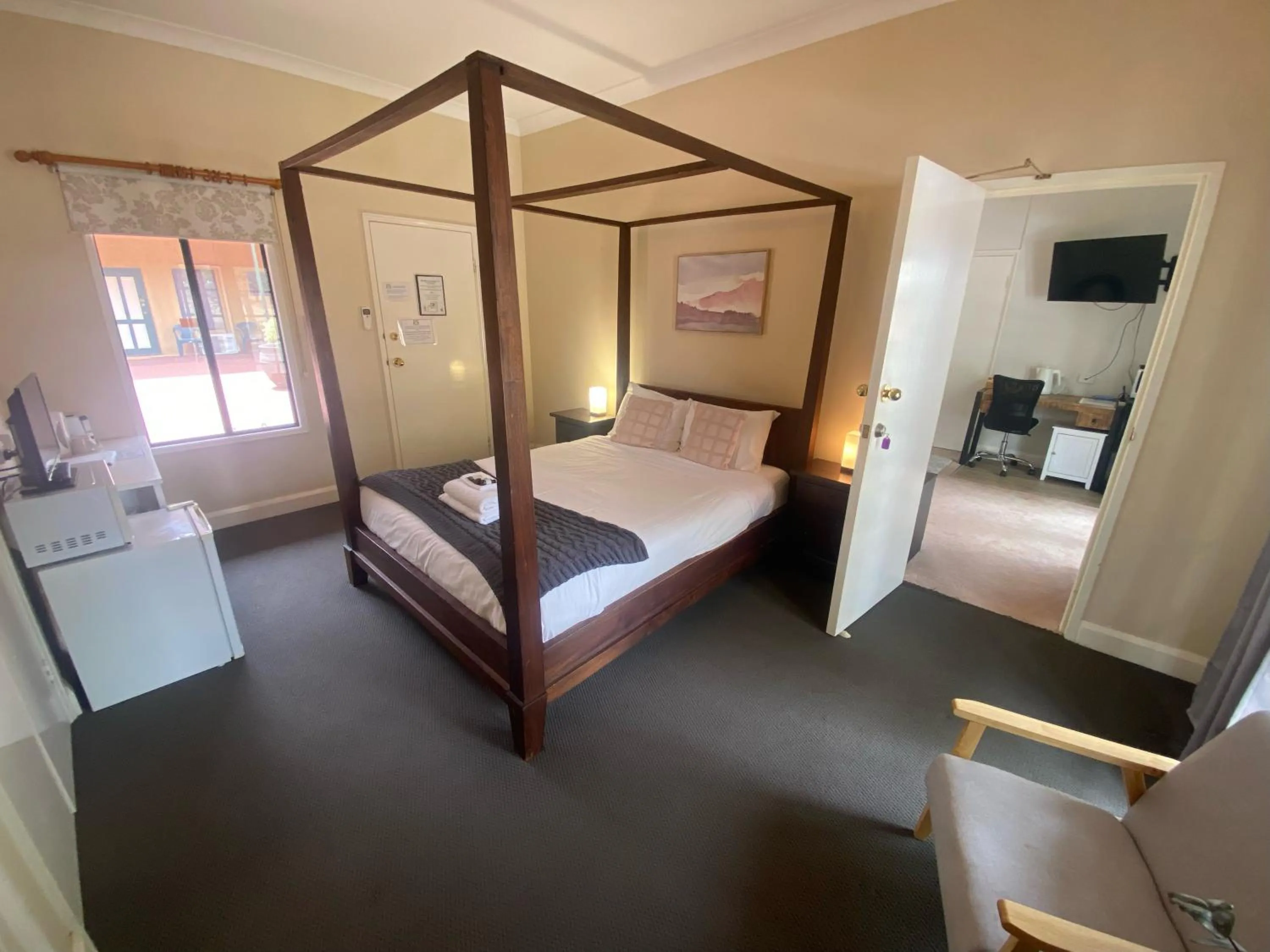 Photo of the whole room, Bed in Settlers House York