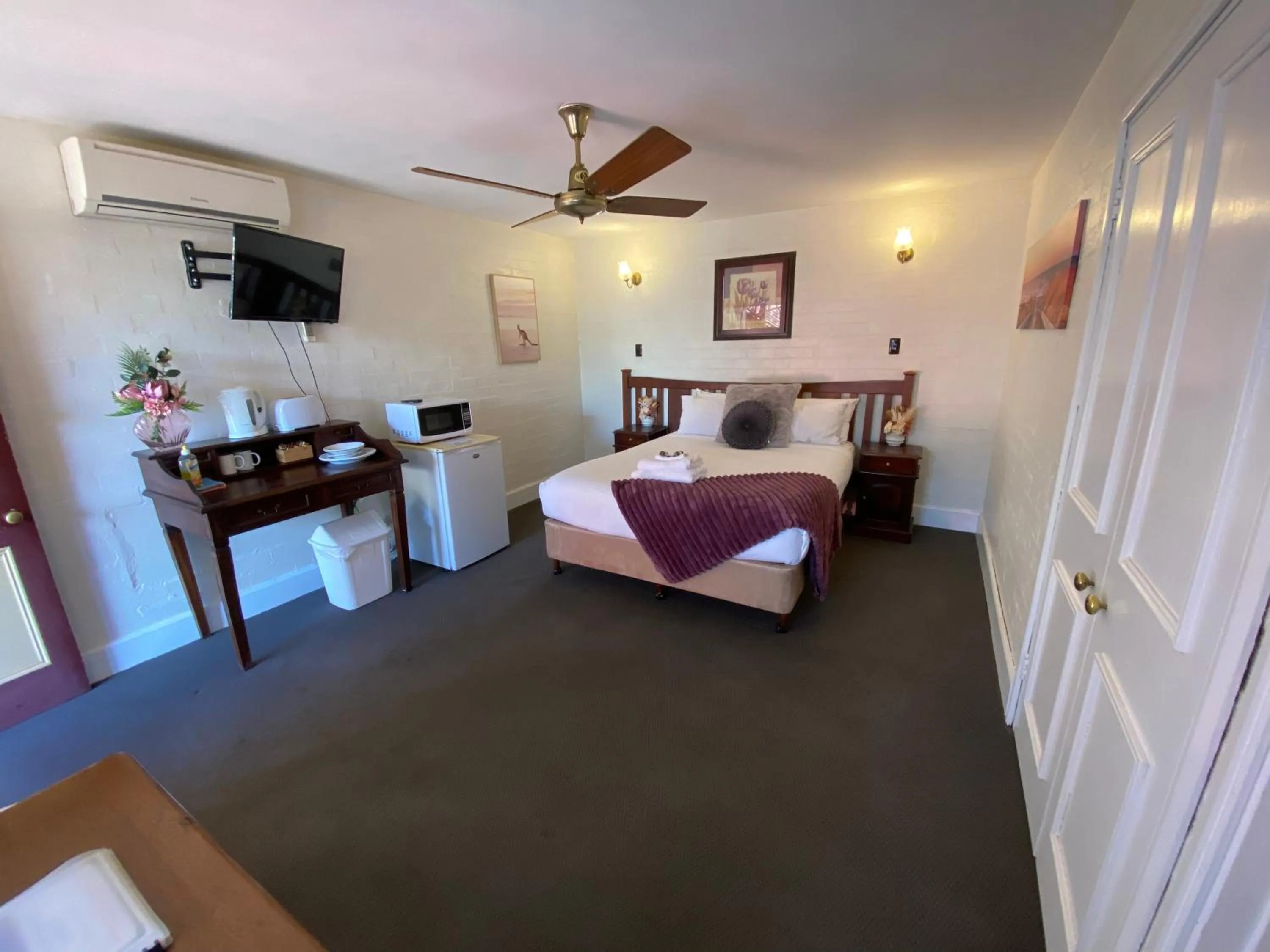 Bedroom, Bed in Settlers House York