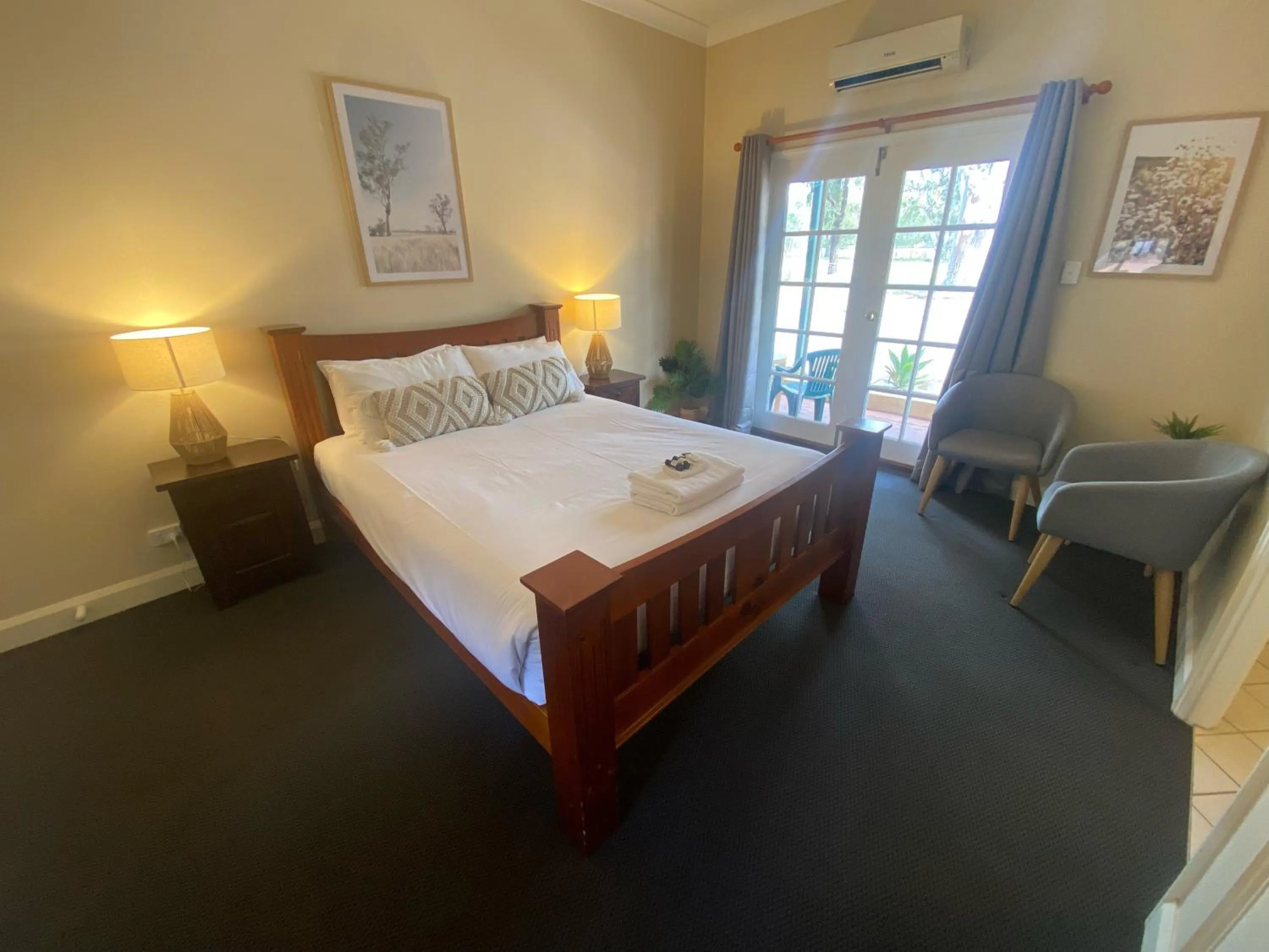 Bedroom, Bed in Settlers House York