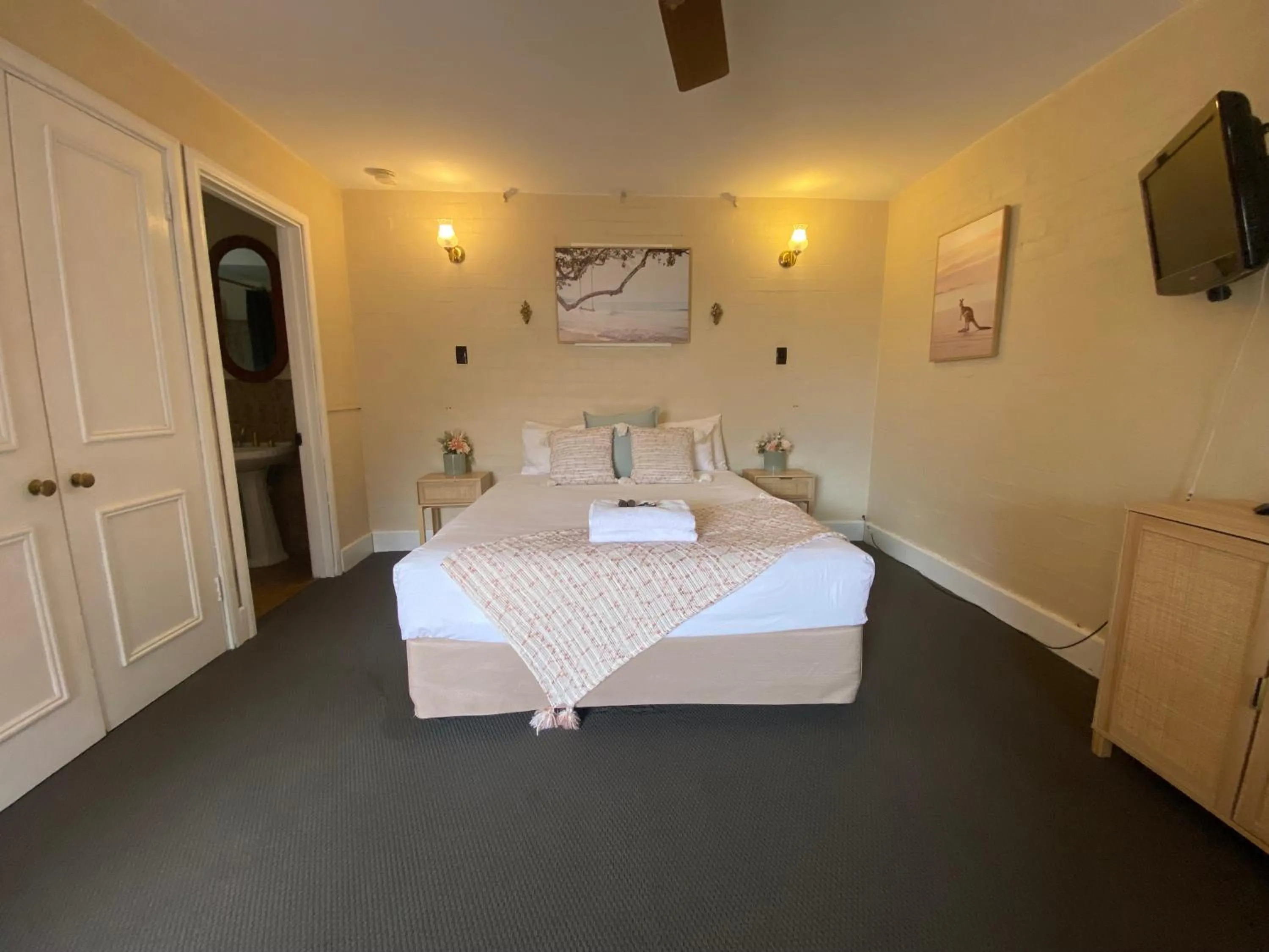 Bedroom, Bed in Settlers House York