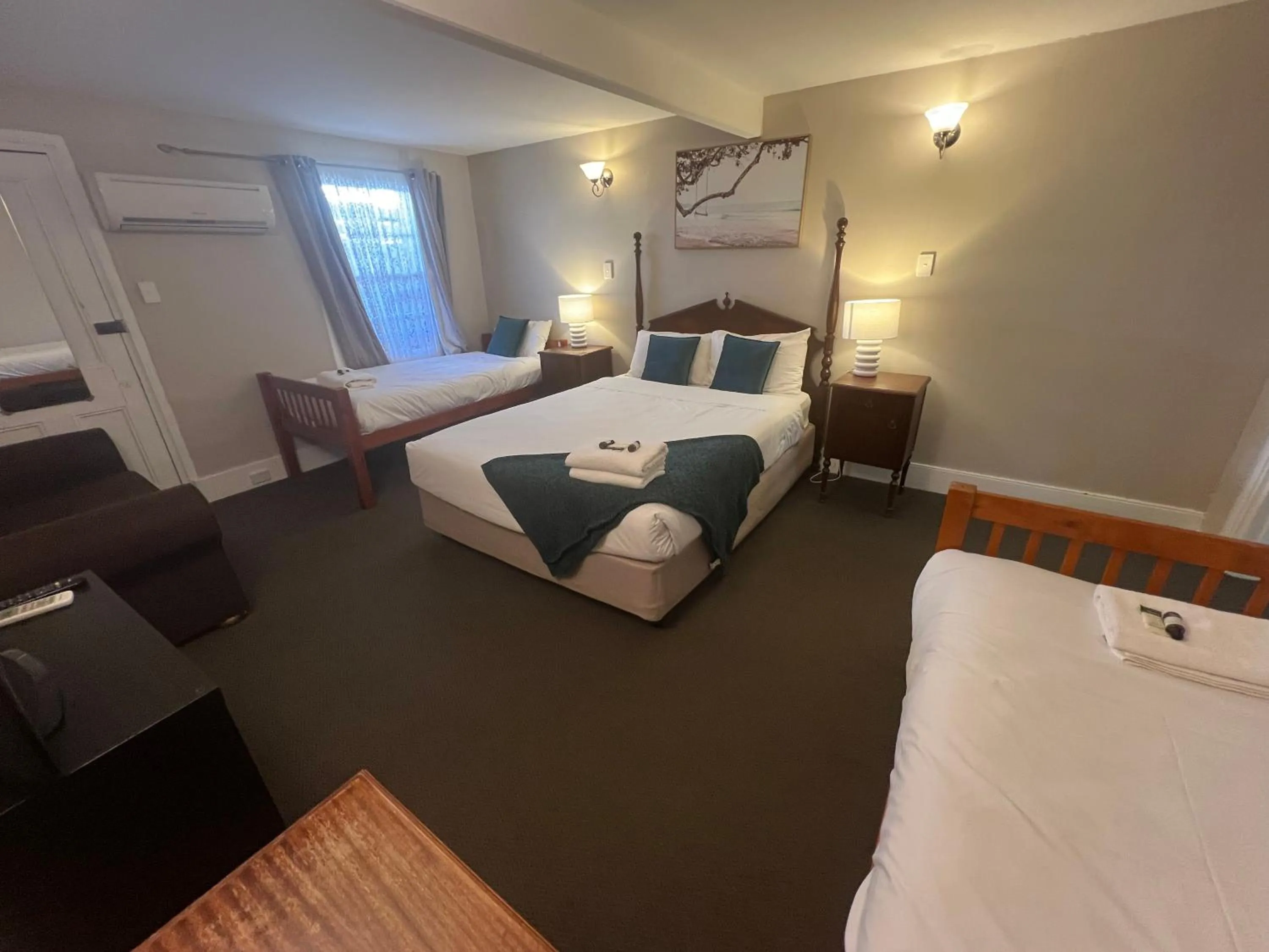 Deluxe Family Suite in Settlers House York