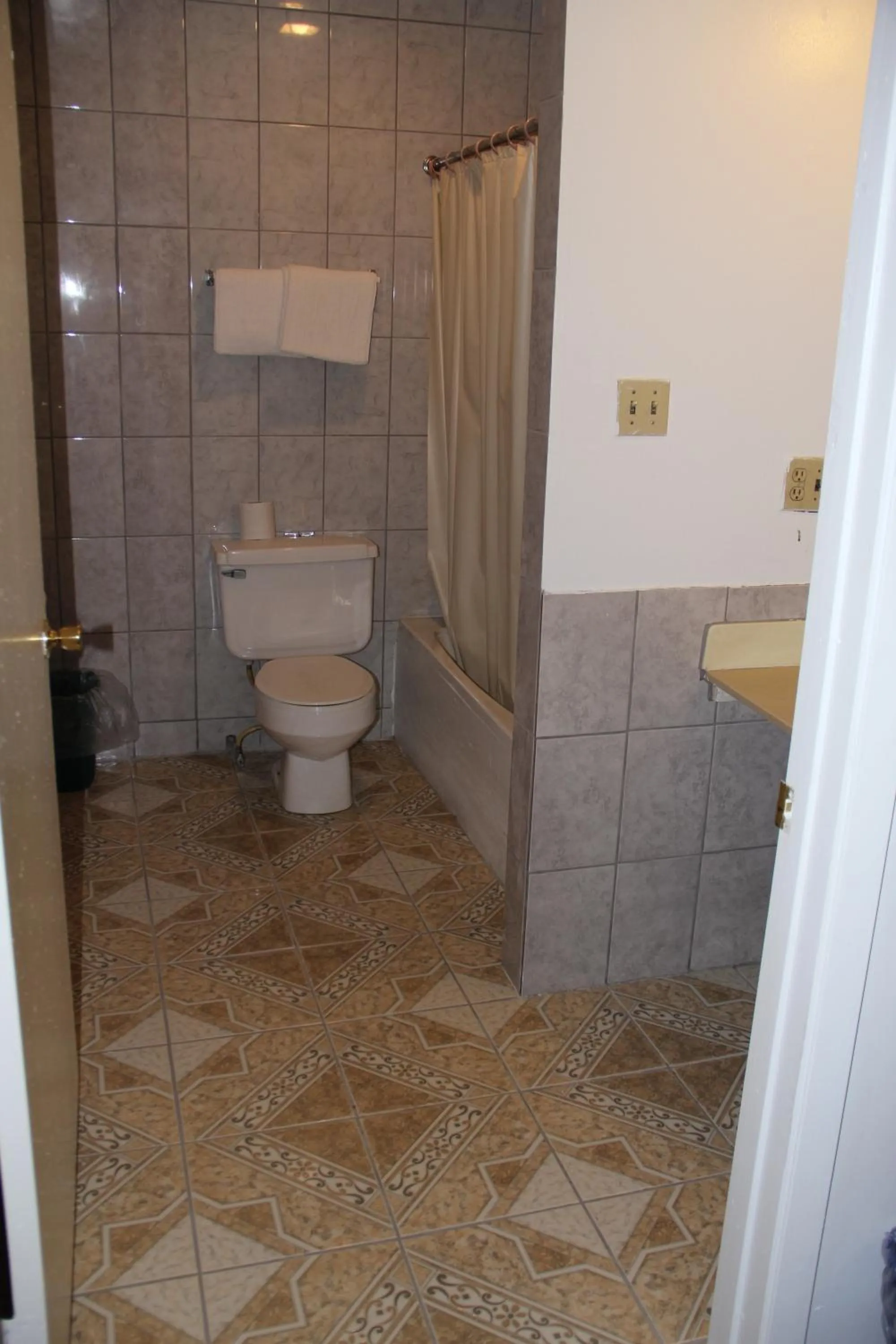 Toilet in Choice Inn San Antonio