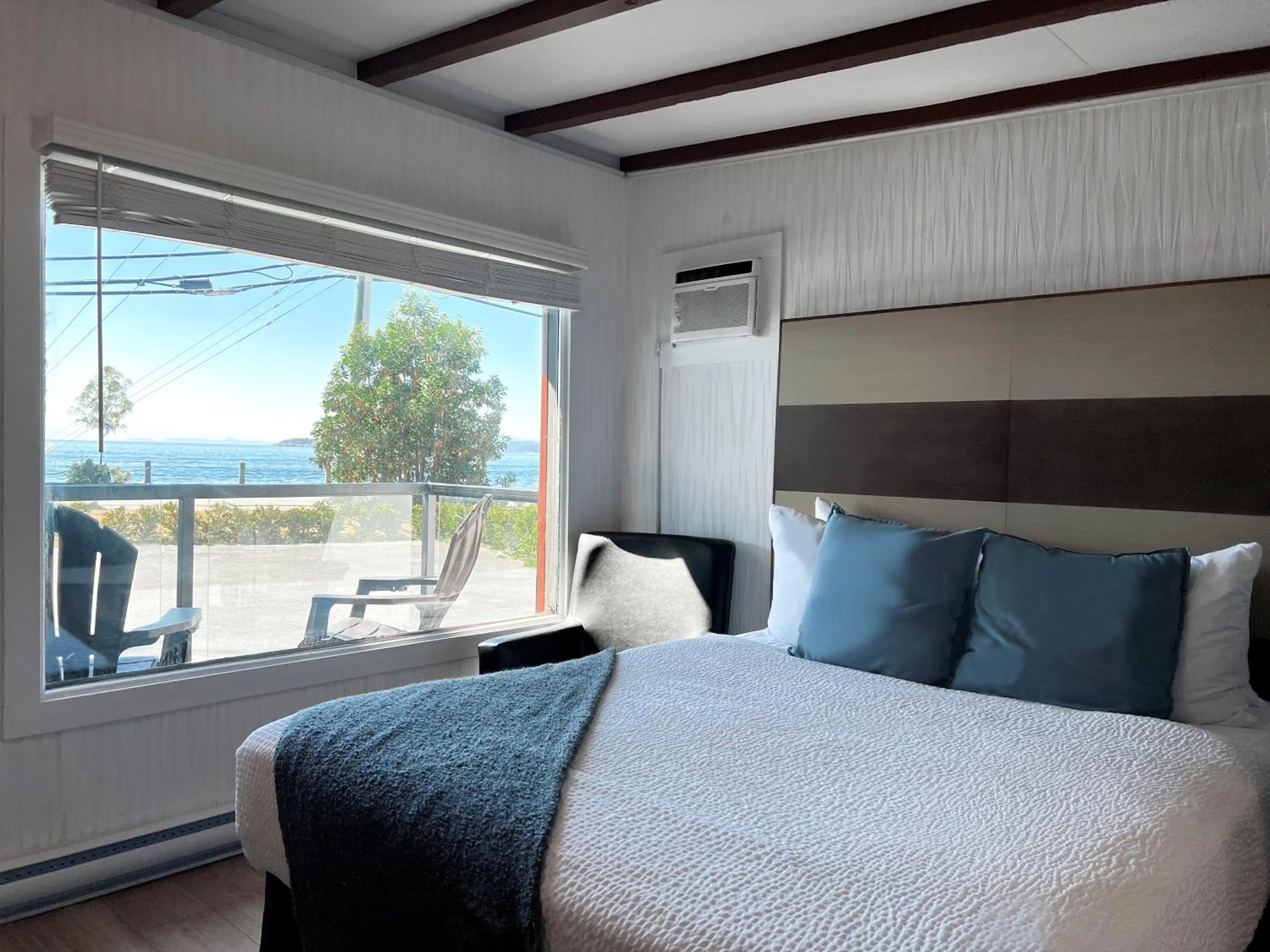 View (from property/room), Bed in Oceanside Villas