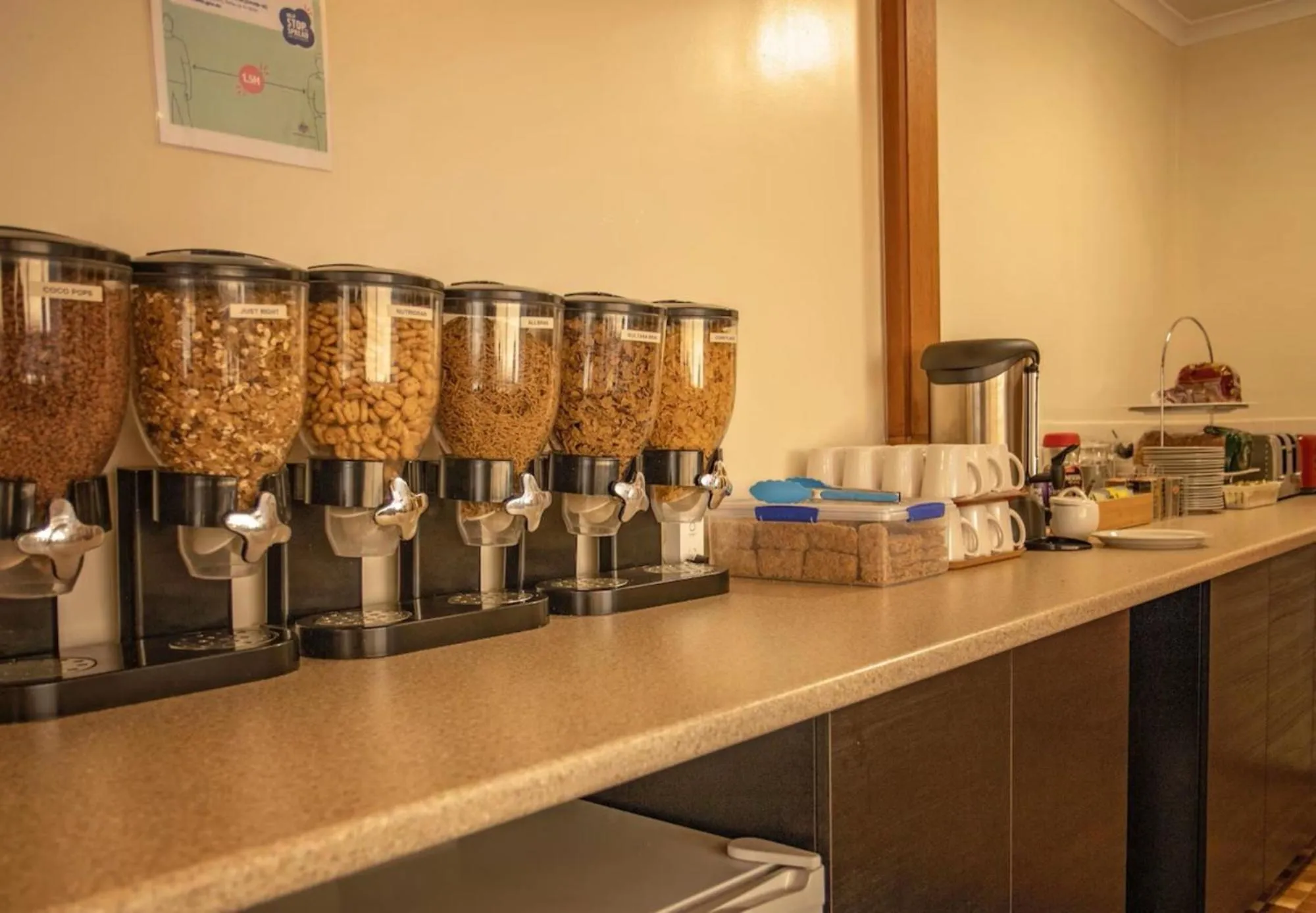 Continental breakfast in Hi Way Eight Motor Inn