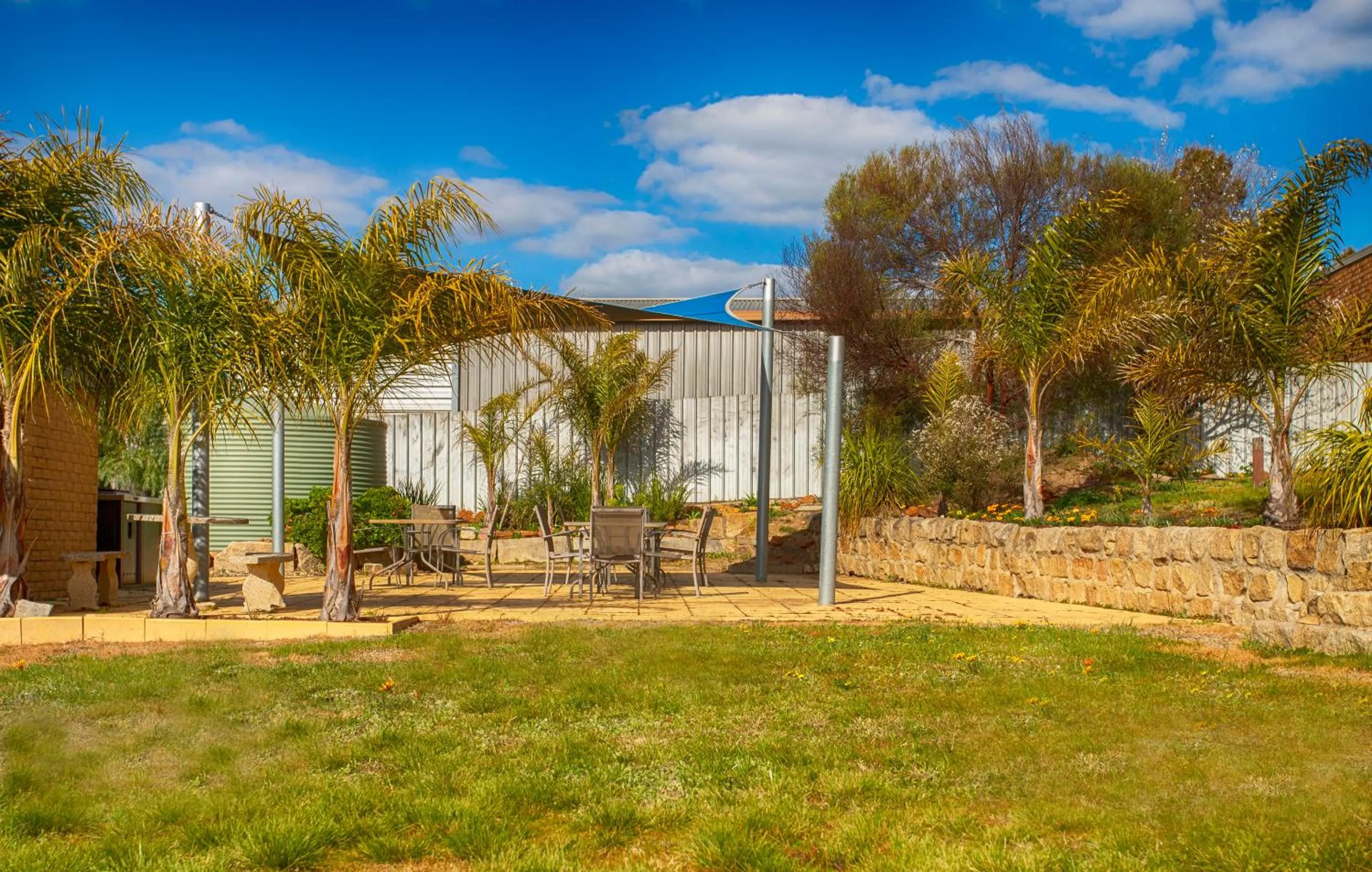 BBQ facilities in Hi Way Eight Motor Inn