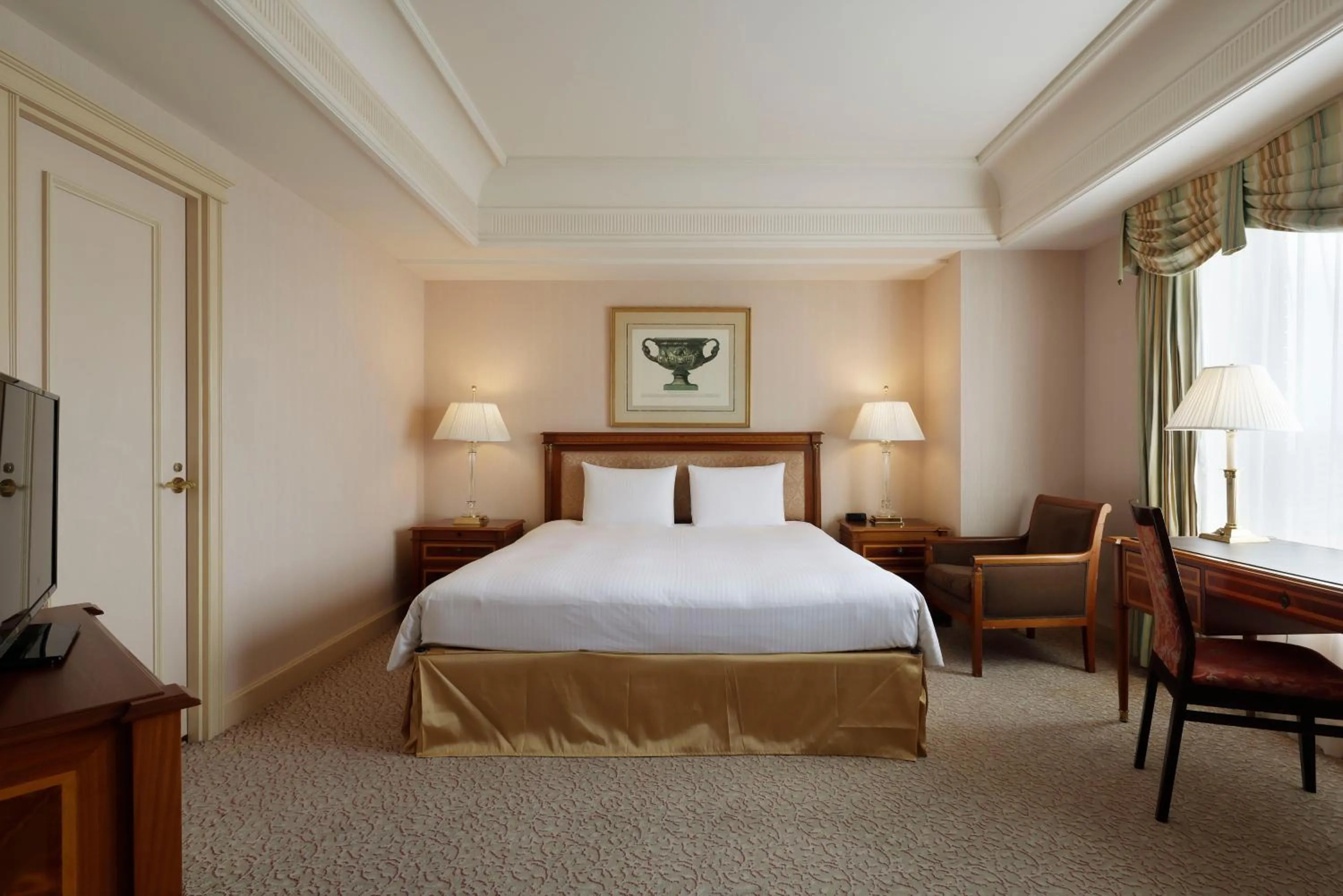 Photo of the whole room, Bed in Rihga Royal Hotel Tokyo